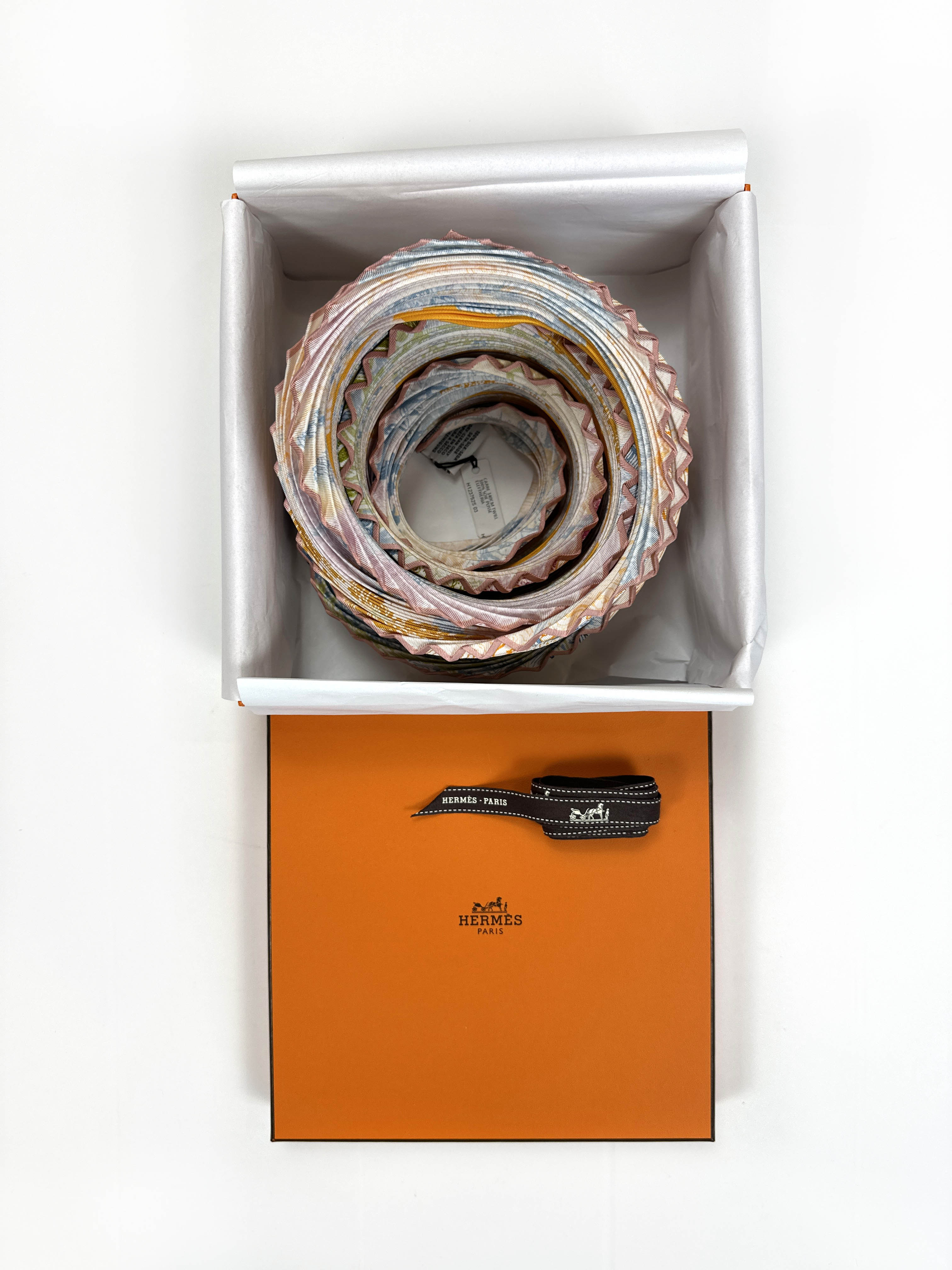 Hermès Eleftheria Plissé Silk 140