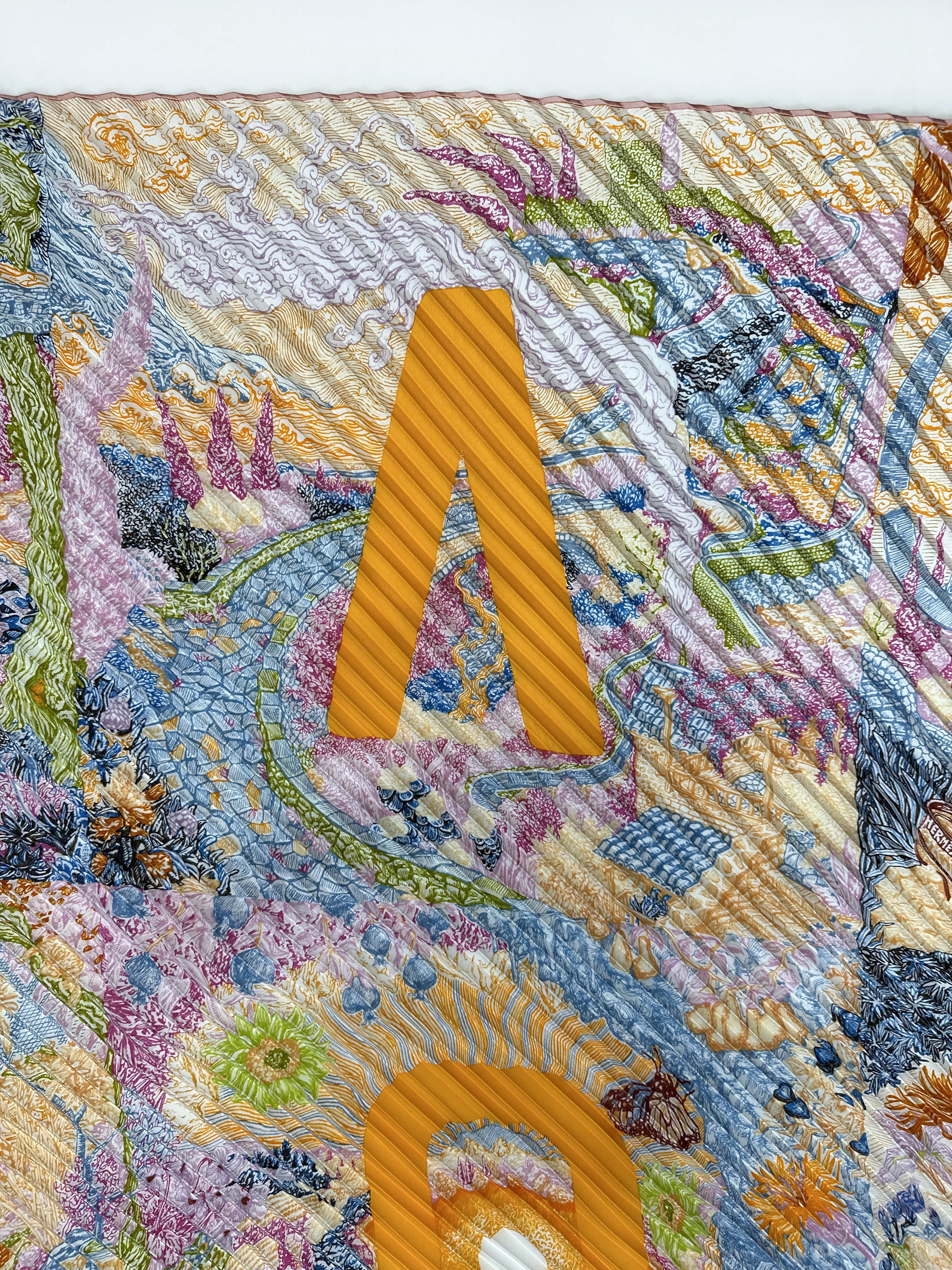 Hermès Eleftheria Plissé Silk 140
