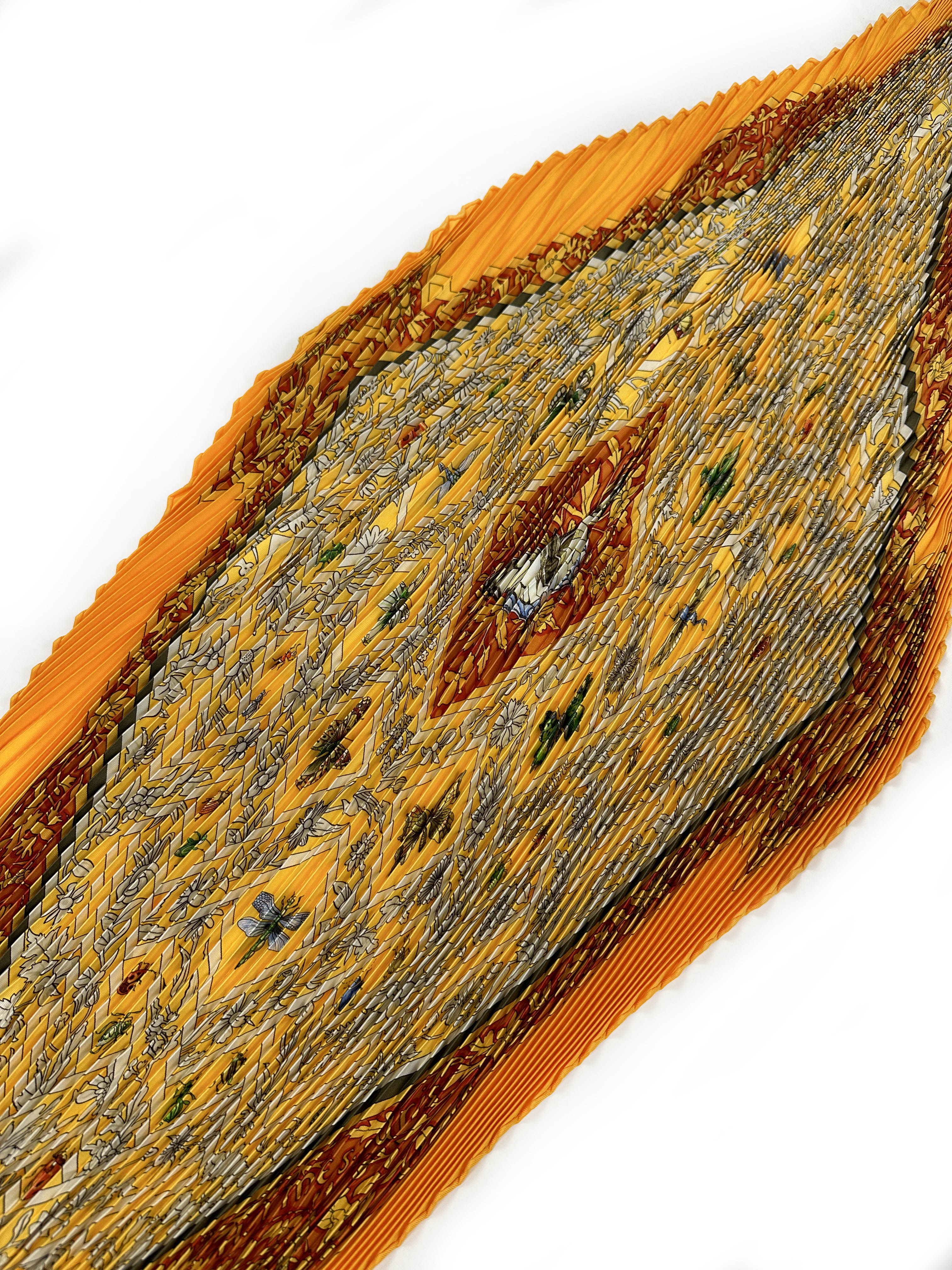 Hermès Joyaux de L'ete Plissé 90