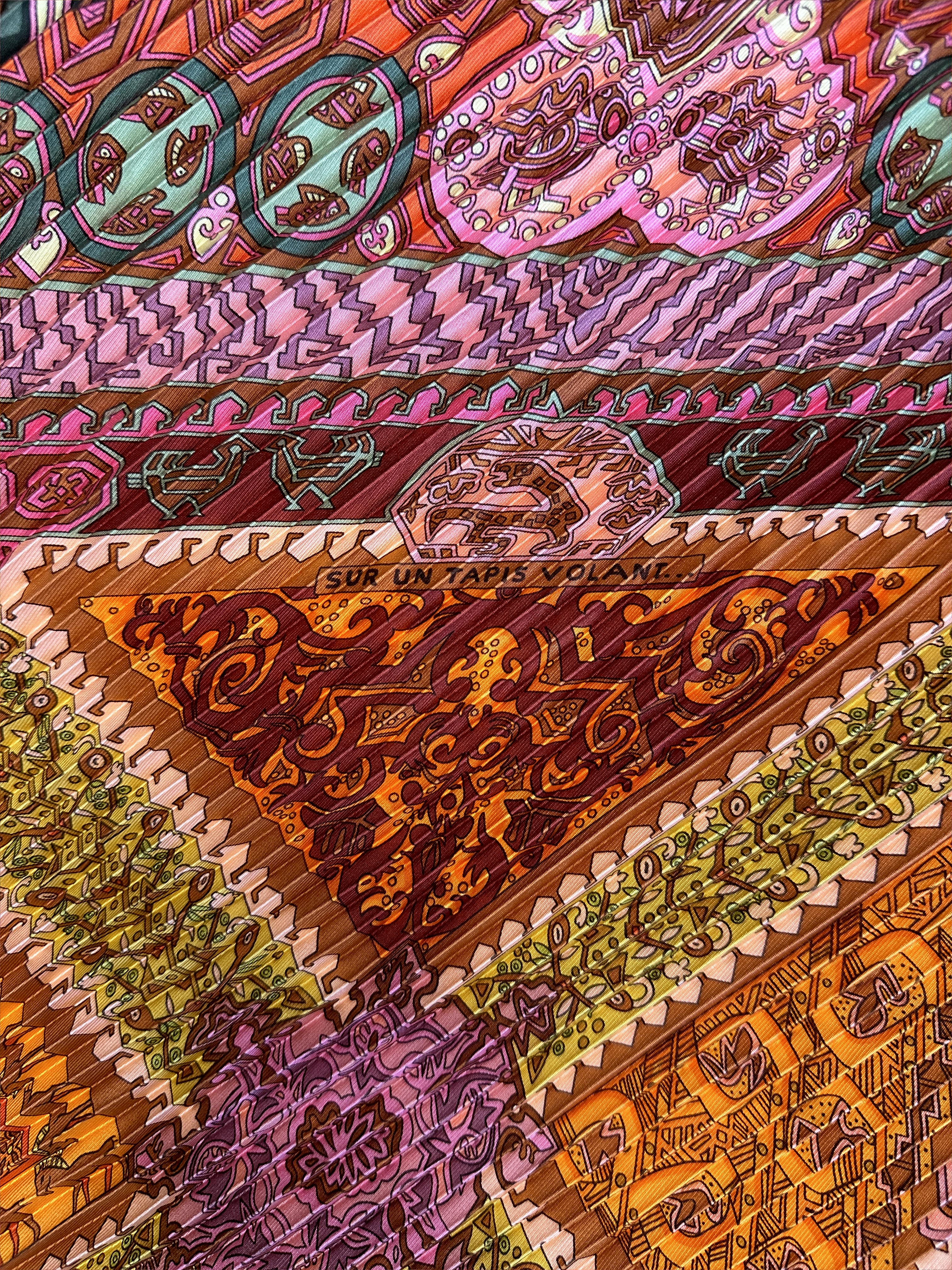 Hermès Sur un Tapis Volant Plissé 90