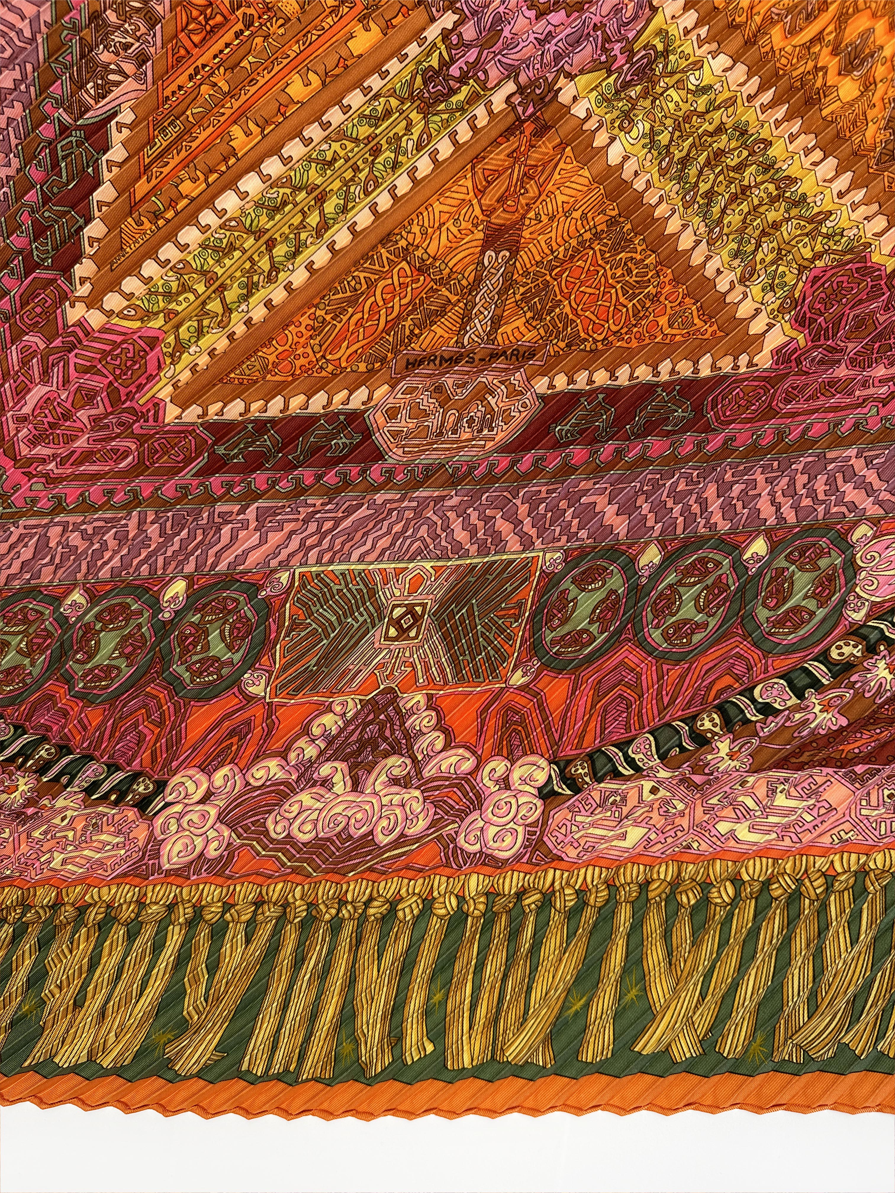 Hermès Sur un Tapis Volant Plissé 90