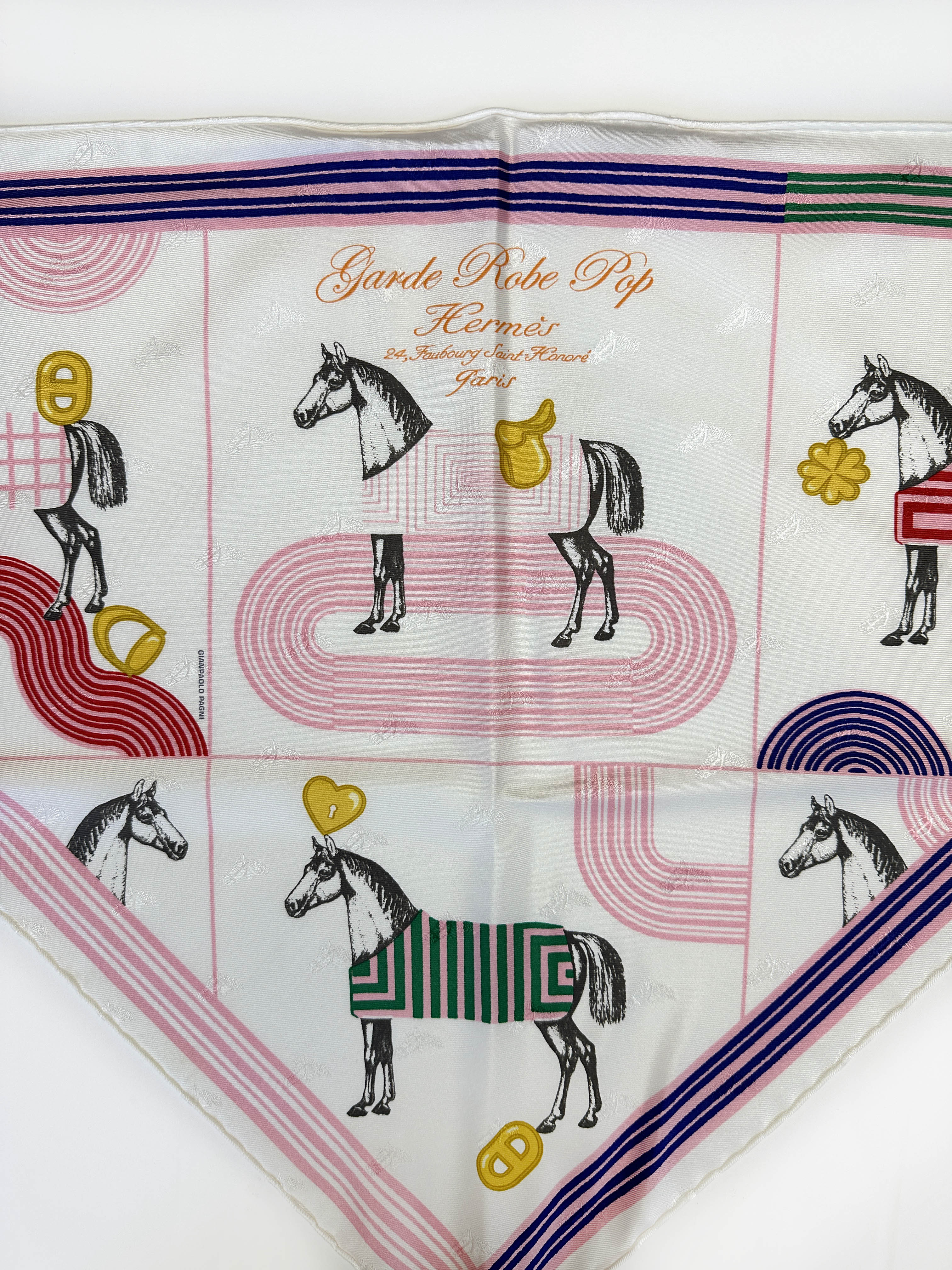 Hermès Garde-Robe Pop Charm Triangle