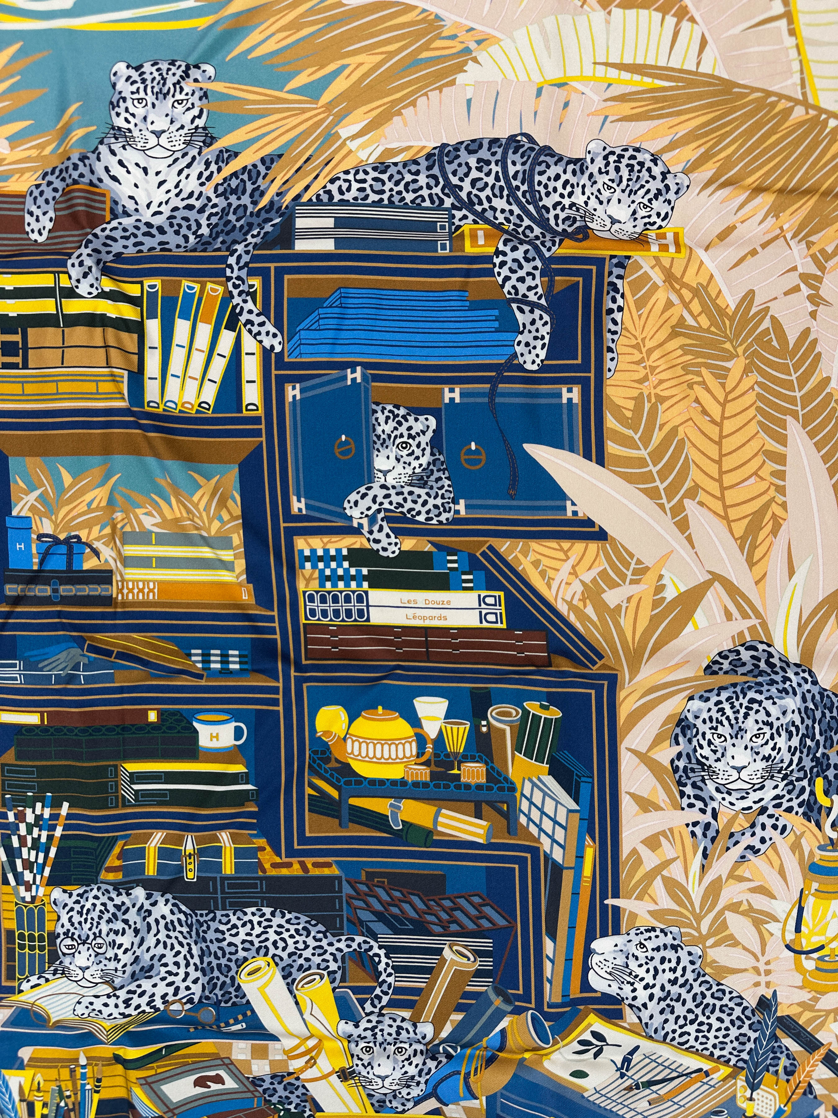 Hermès Douze Leopards Double Face 90