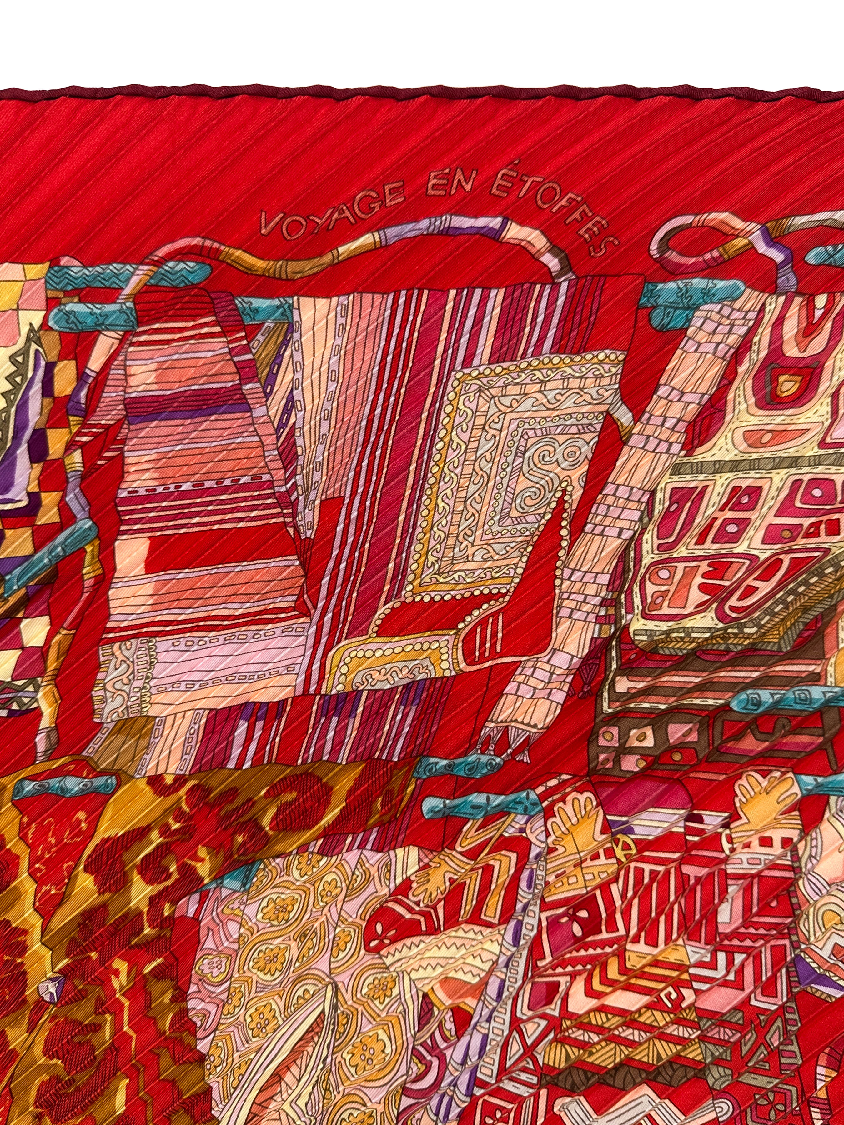 Hermès Voyage en Étoffes Plissé 90