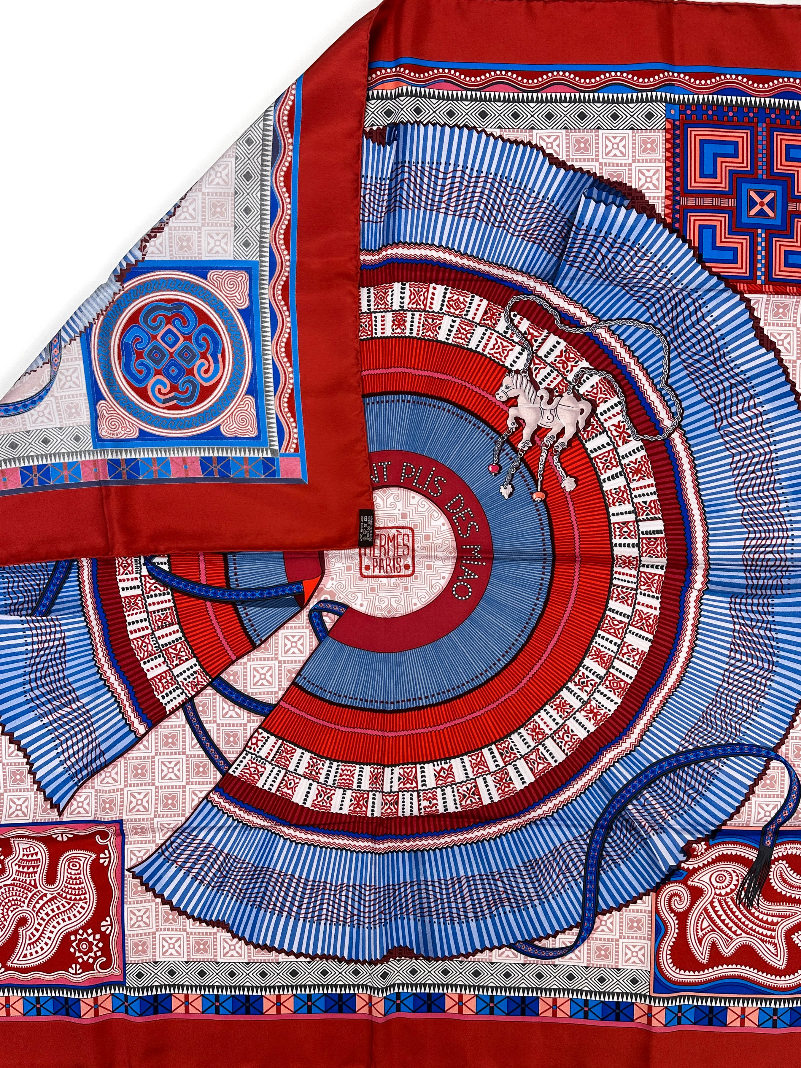 Hermès Cent Plis des Miao 90