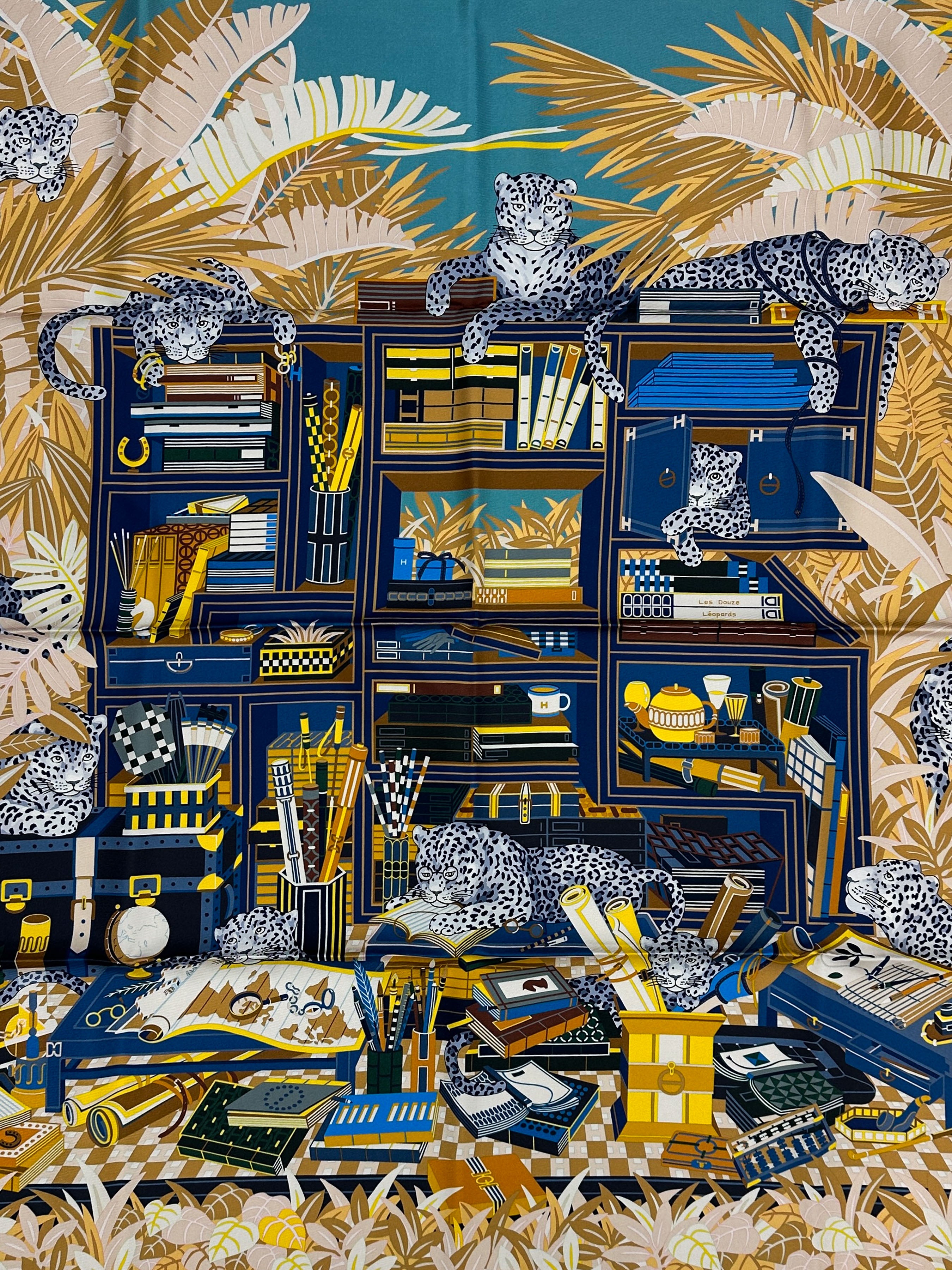 Hermès Douze Leopards Double Face 90