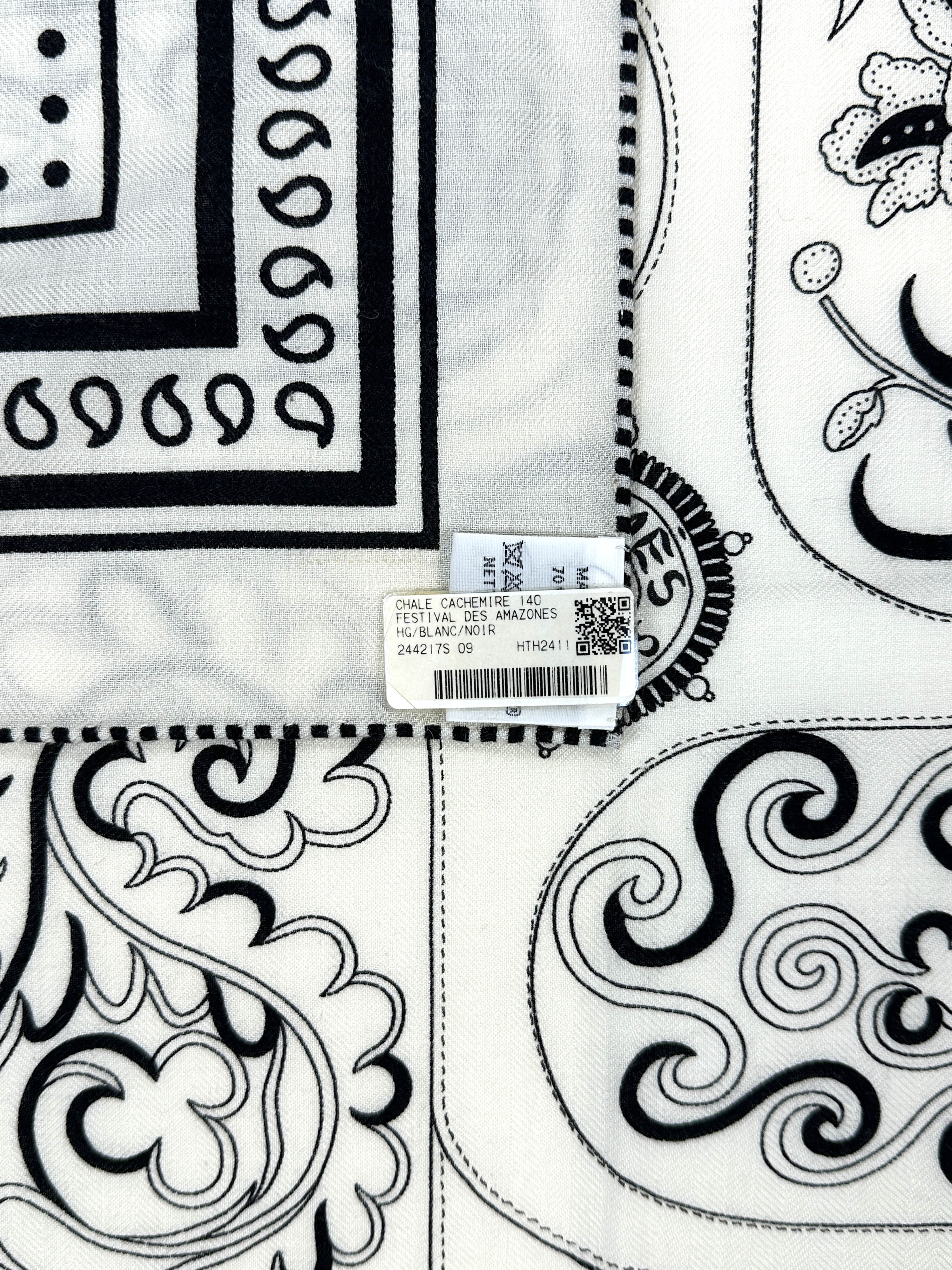 Hermès Festival des Amazones Bandana Cashmere Silk 140