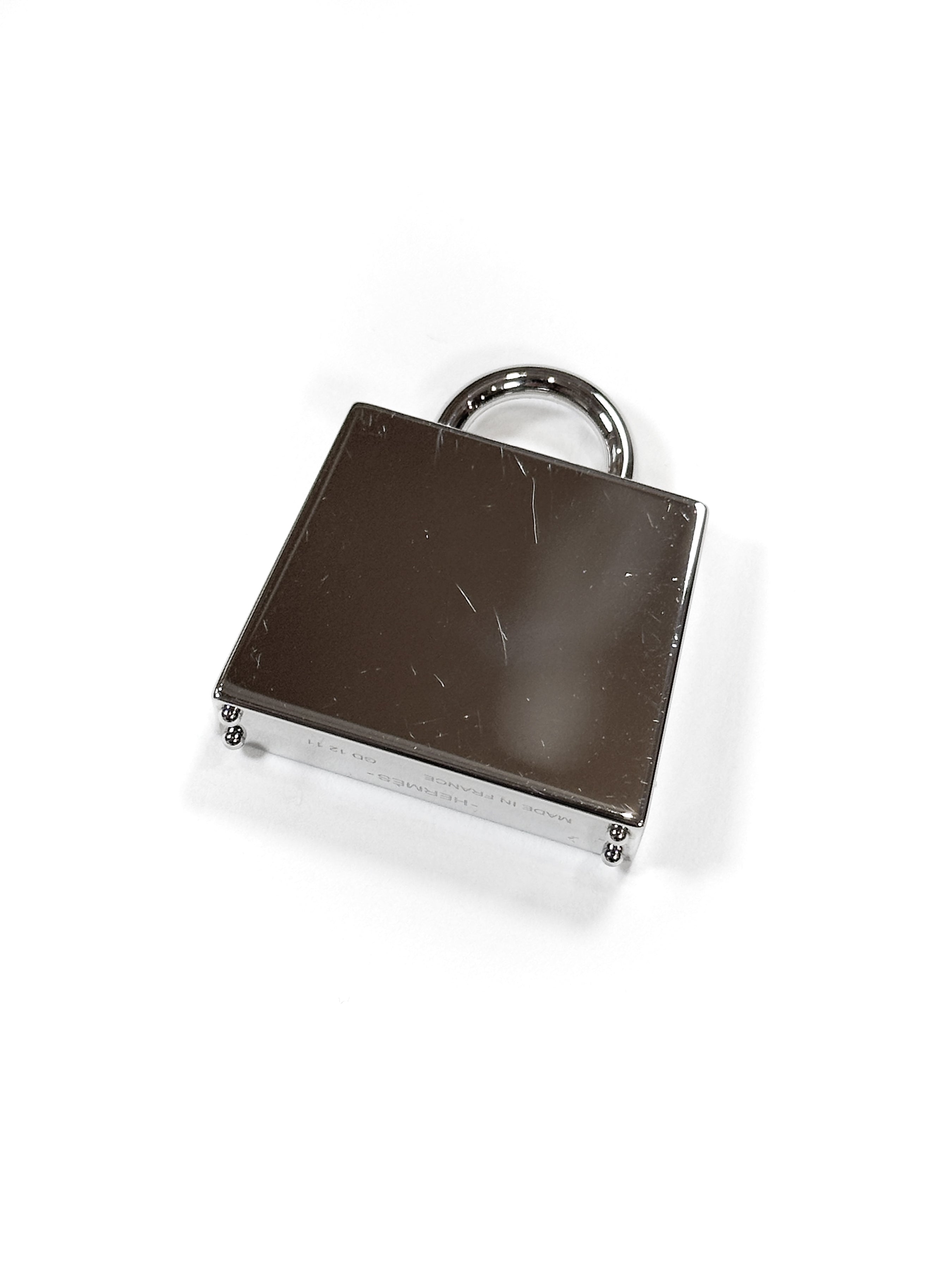 Hermès Curiosité Kelly Laque Charm