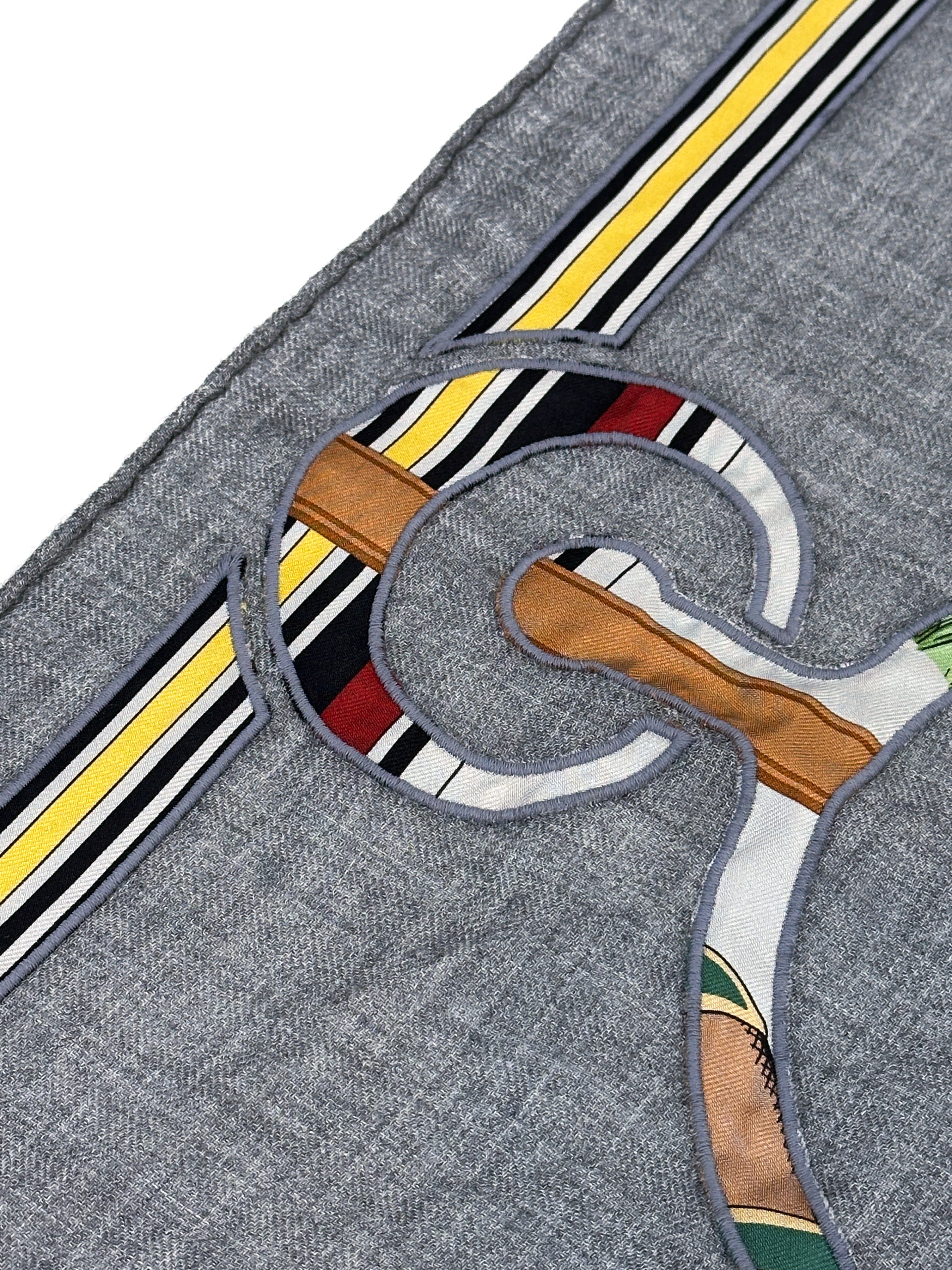Hermès Eperons d'Or et Couvertures et Tenues de Jour Applique Cashmere Silk 90