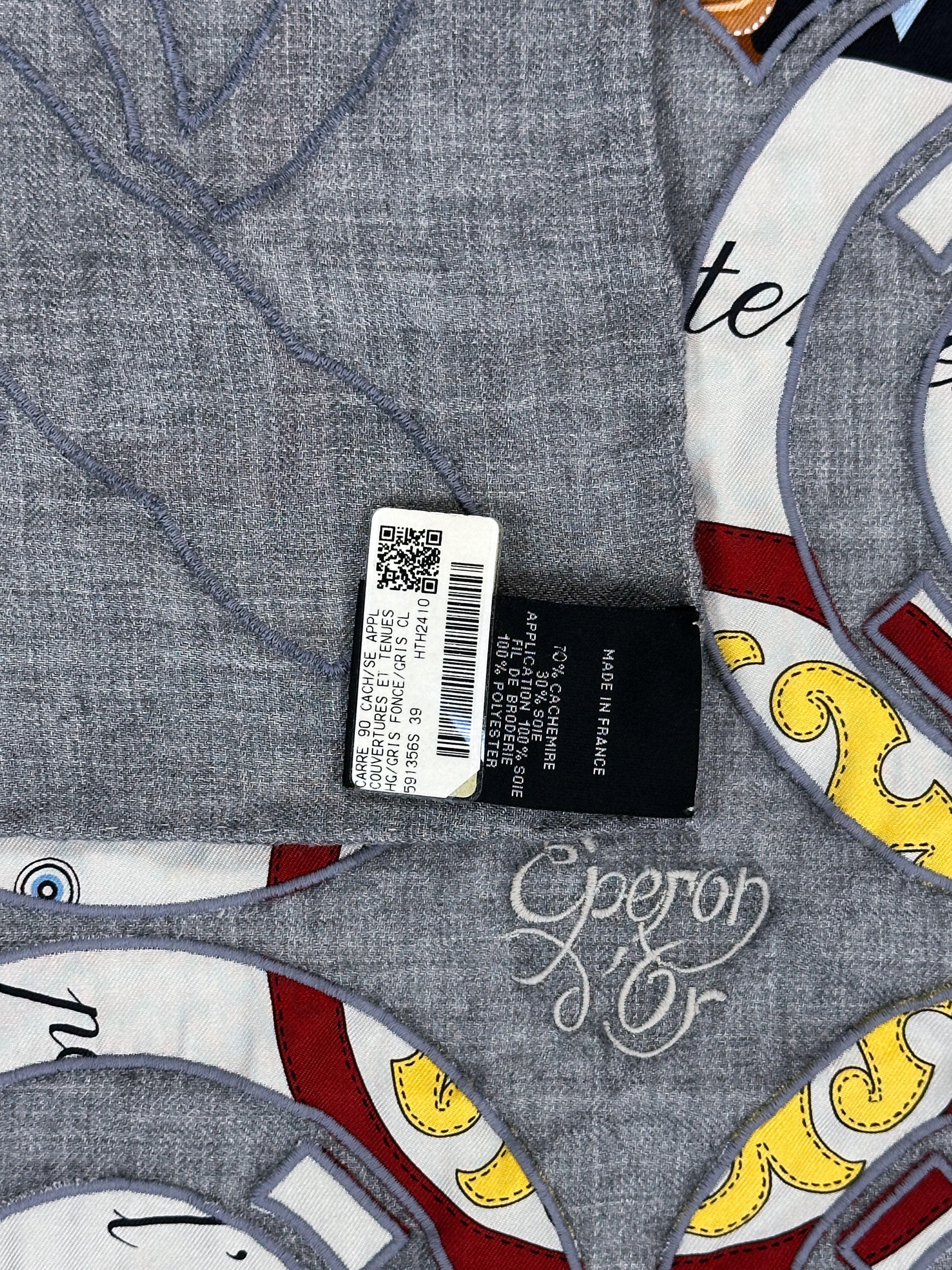 Hermès Eperons d'Or et Couvertures et Tenues de Jour Applique Cashmere Silk 90