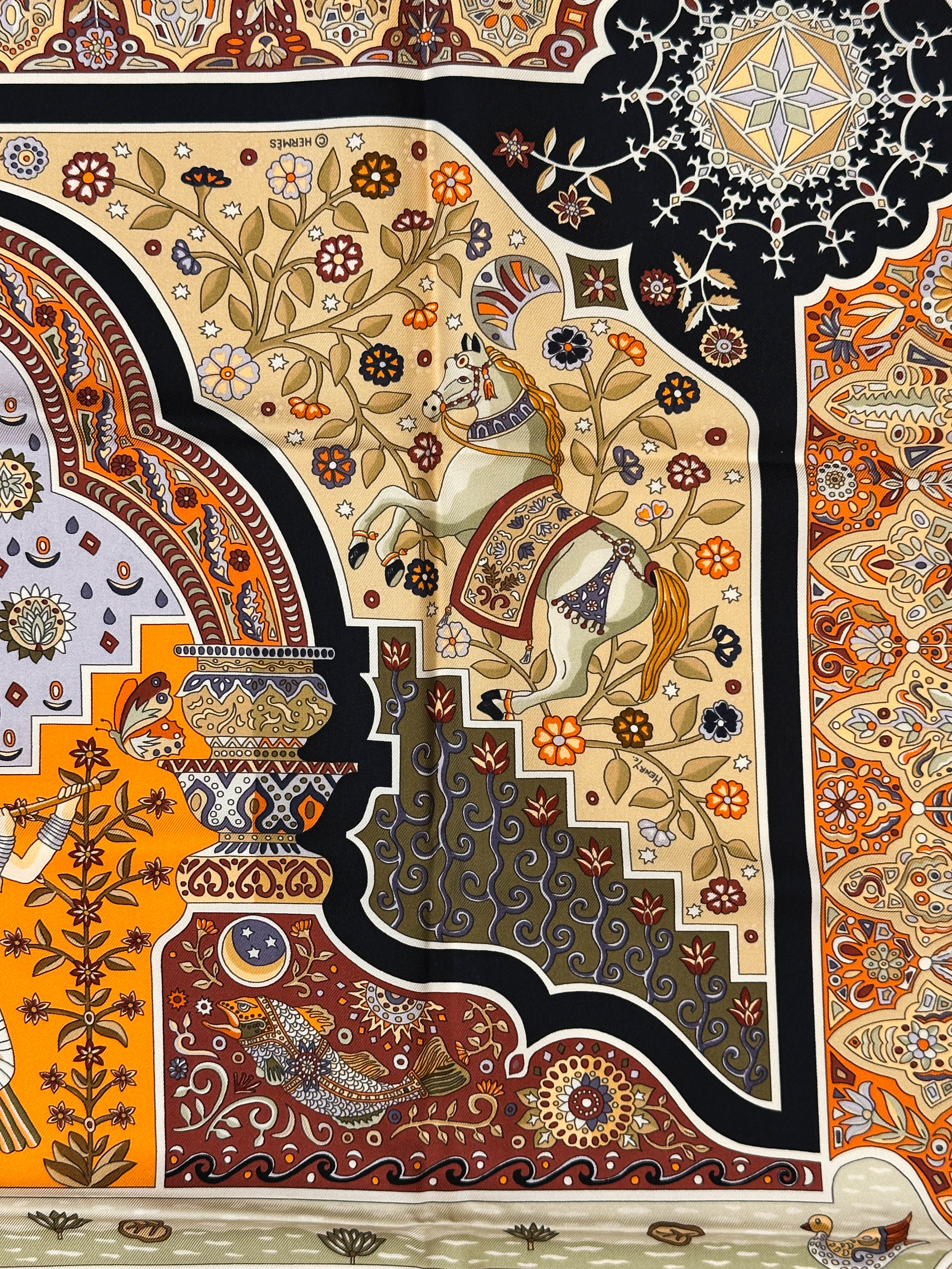 Hermès Aux Portes du Palais 90