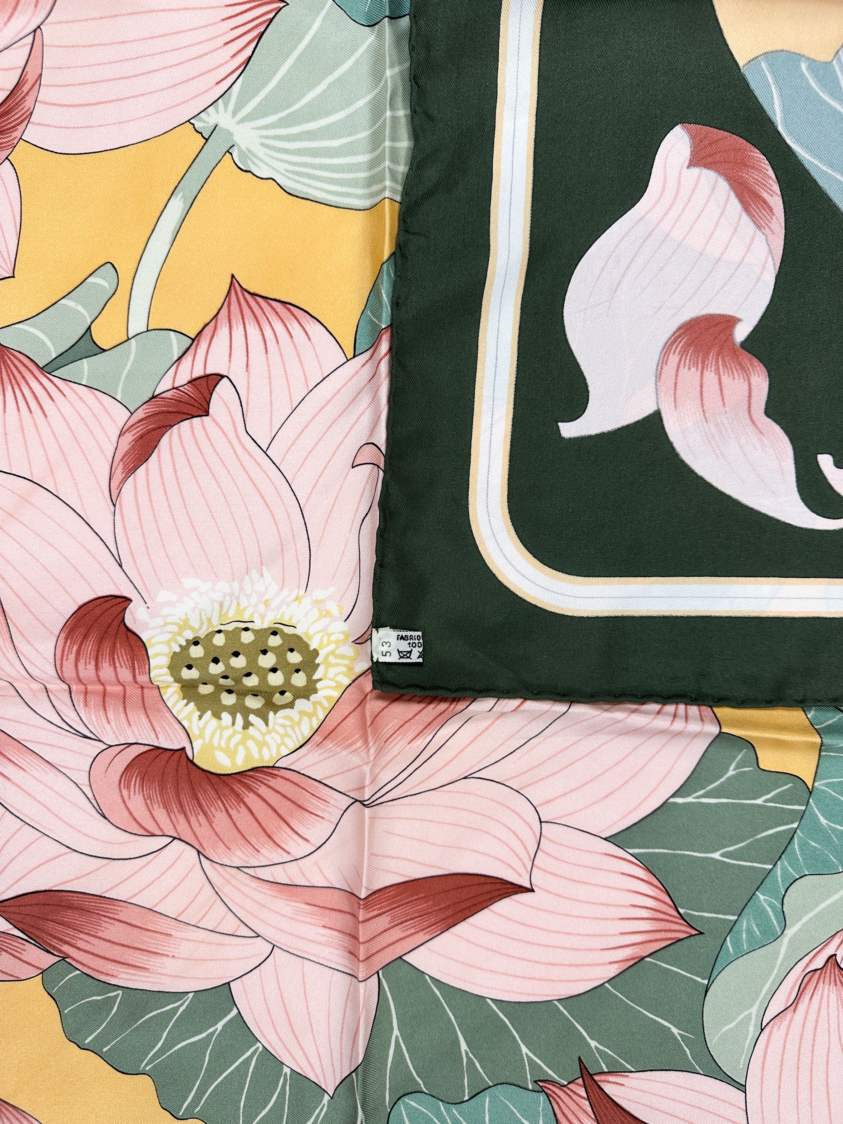 Hermès Fleurs de Lotus 90