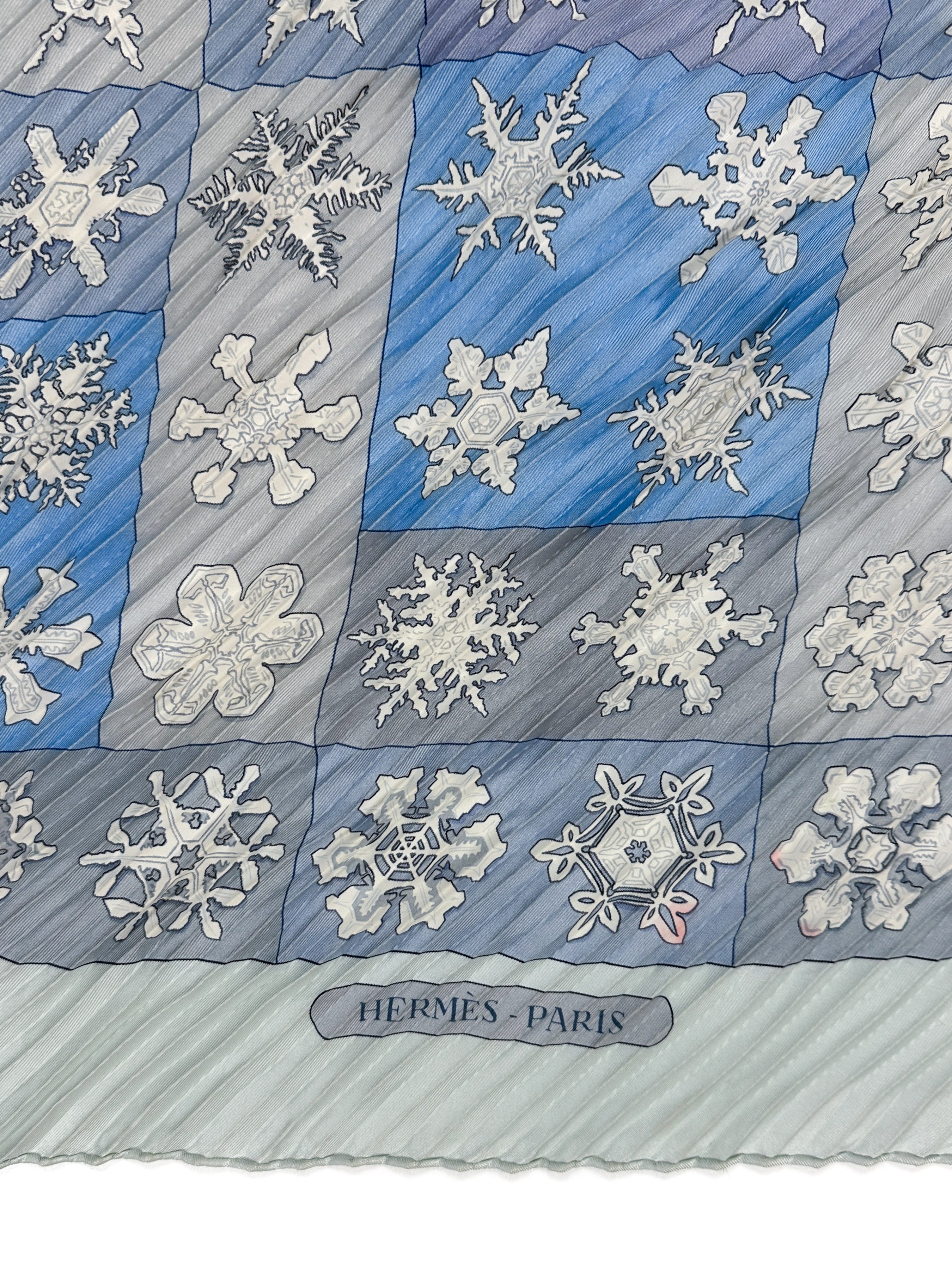 Hermès Feux de L'Hiver Plissé 90