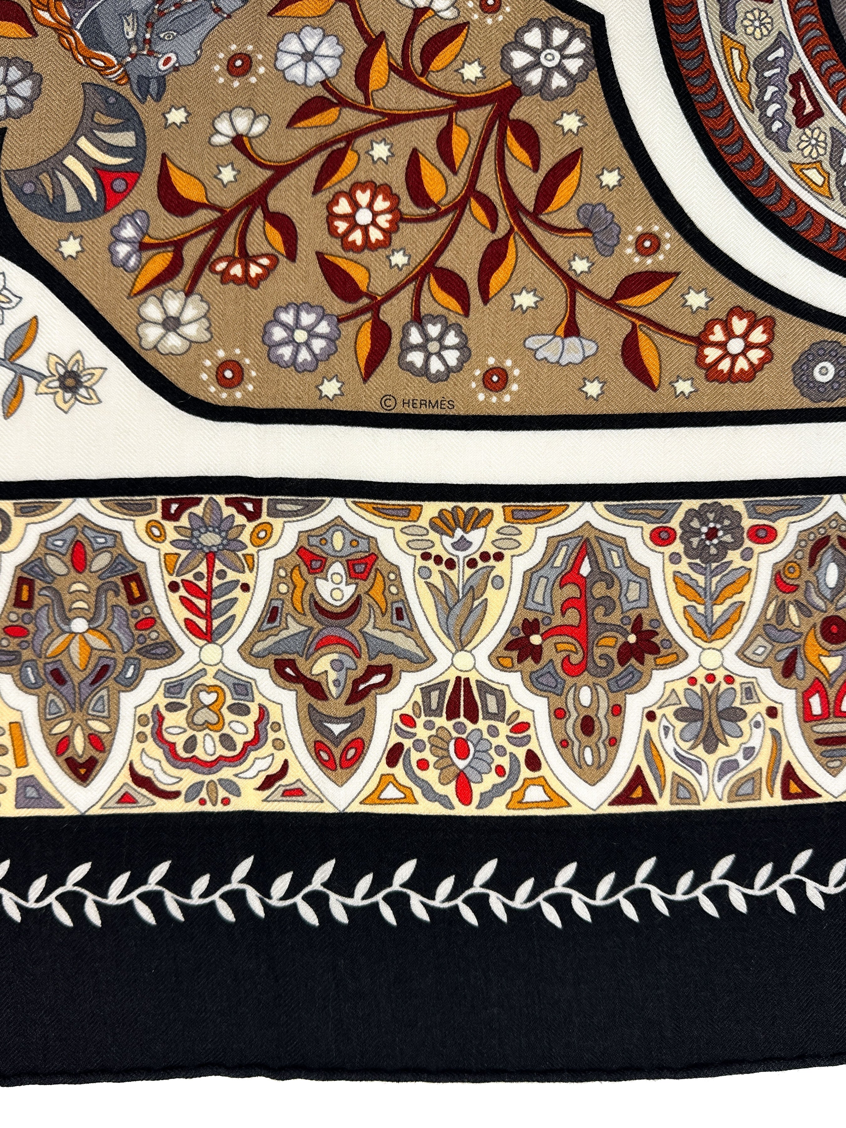 Hermès Aux Portes du Palais Cashmere Silk 140