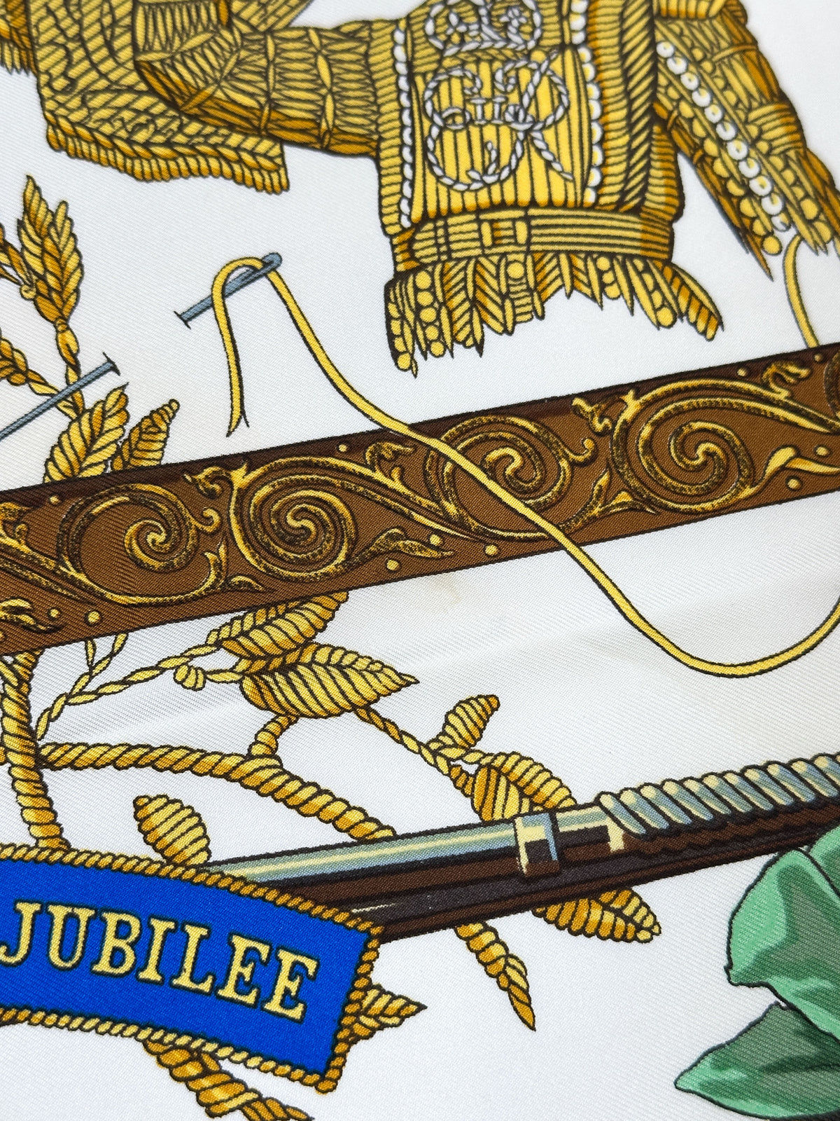 Hermès Special Edition 1977 The Queen's Silver Jubilee Dieu et Mon Droit 90