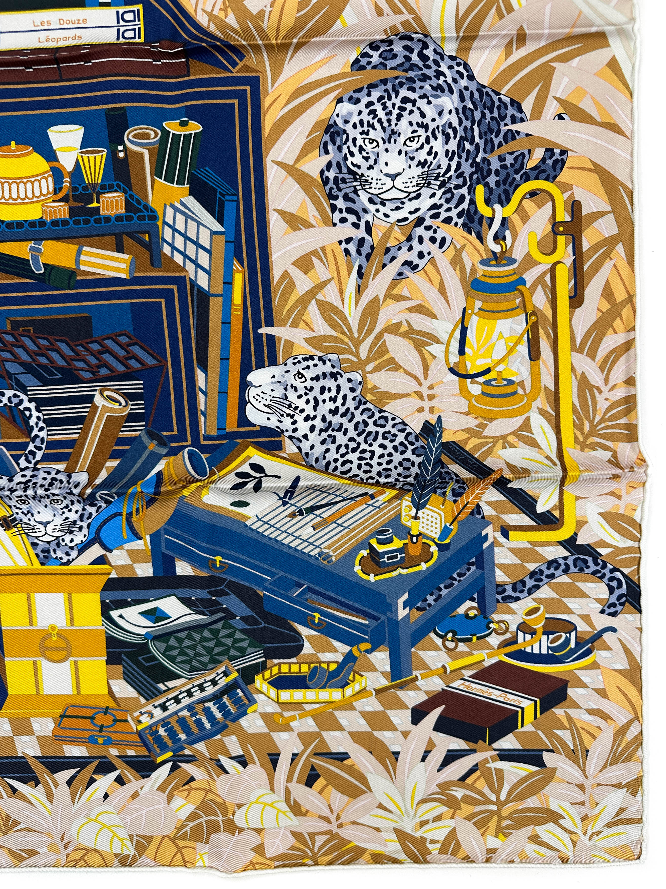 Hermès Douze Leopards Double Face 90