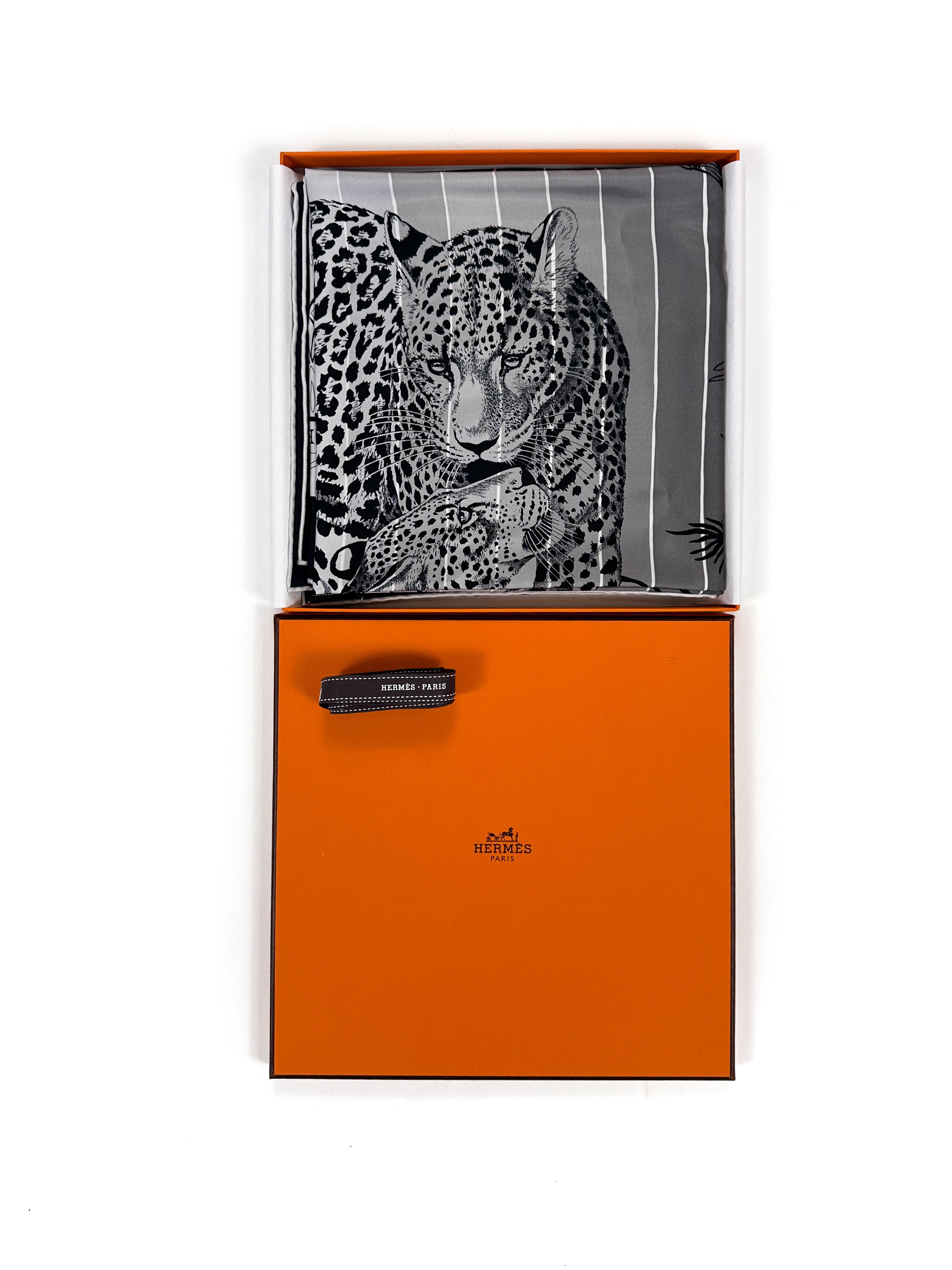 Hermès Jungle Love Rainbow 90
