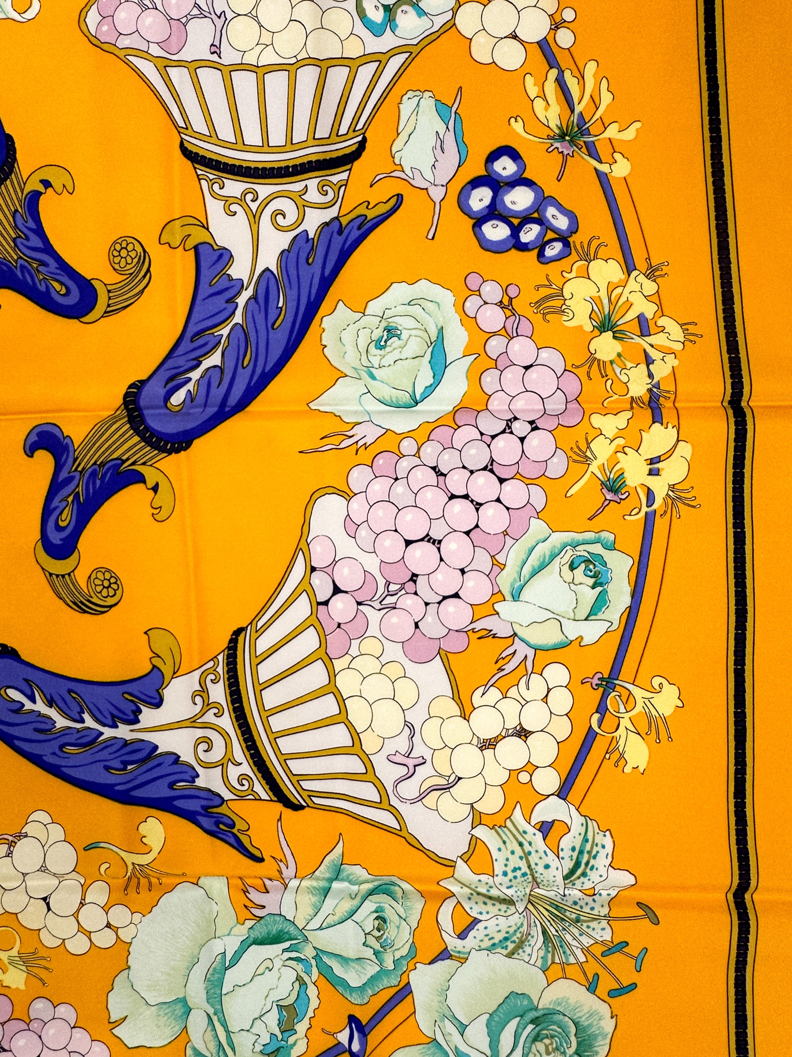 Hermès Fleurs et Raisins 90