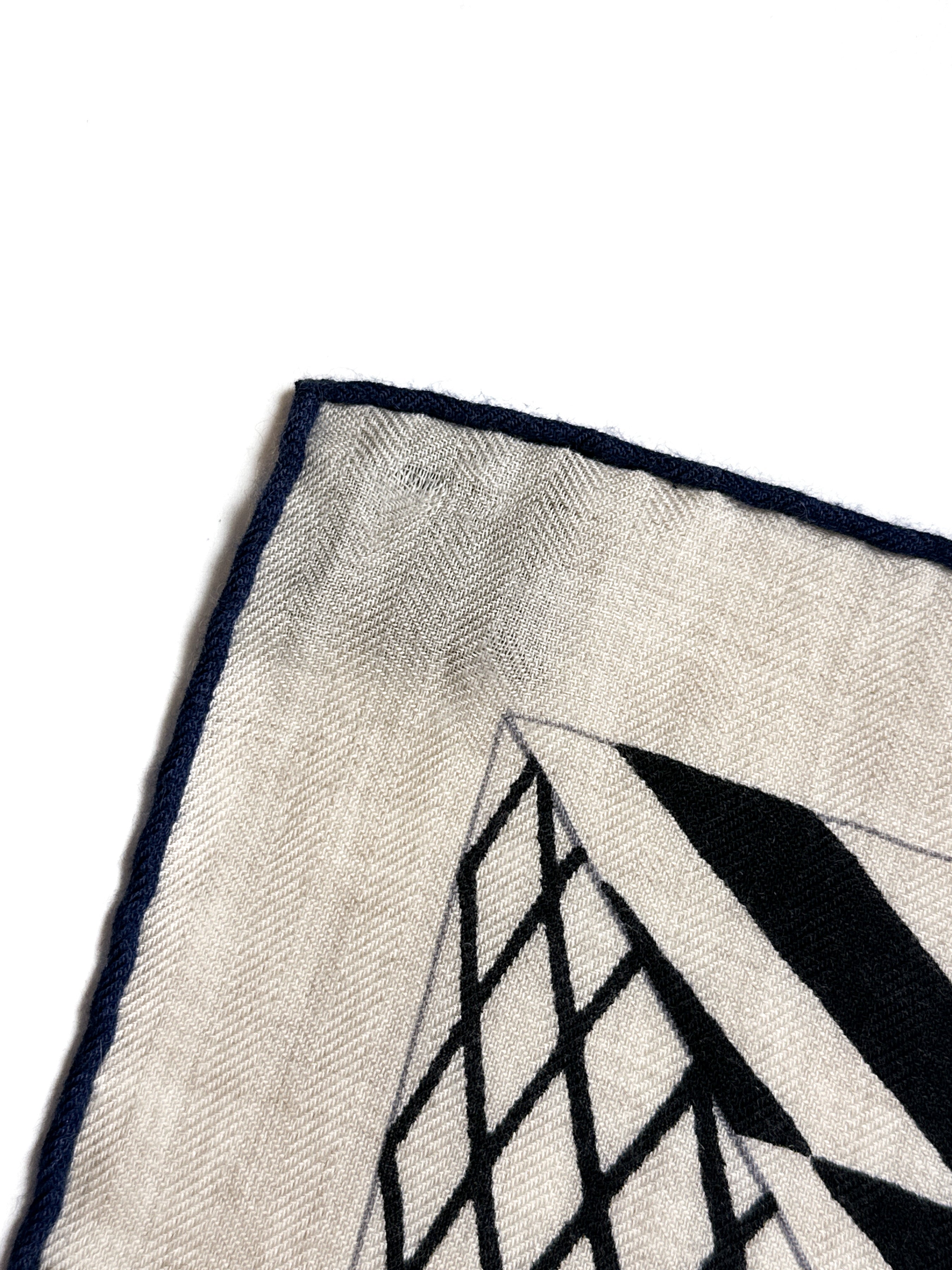 Hermès Grand Théâtre Nouveau Cashmere Silk 140