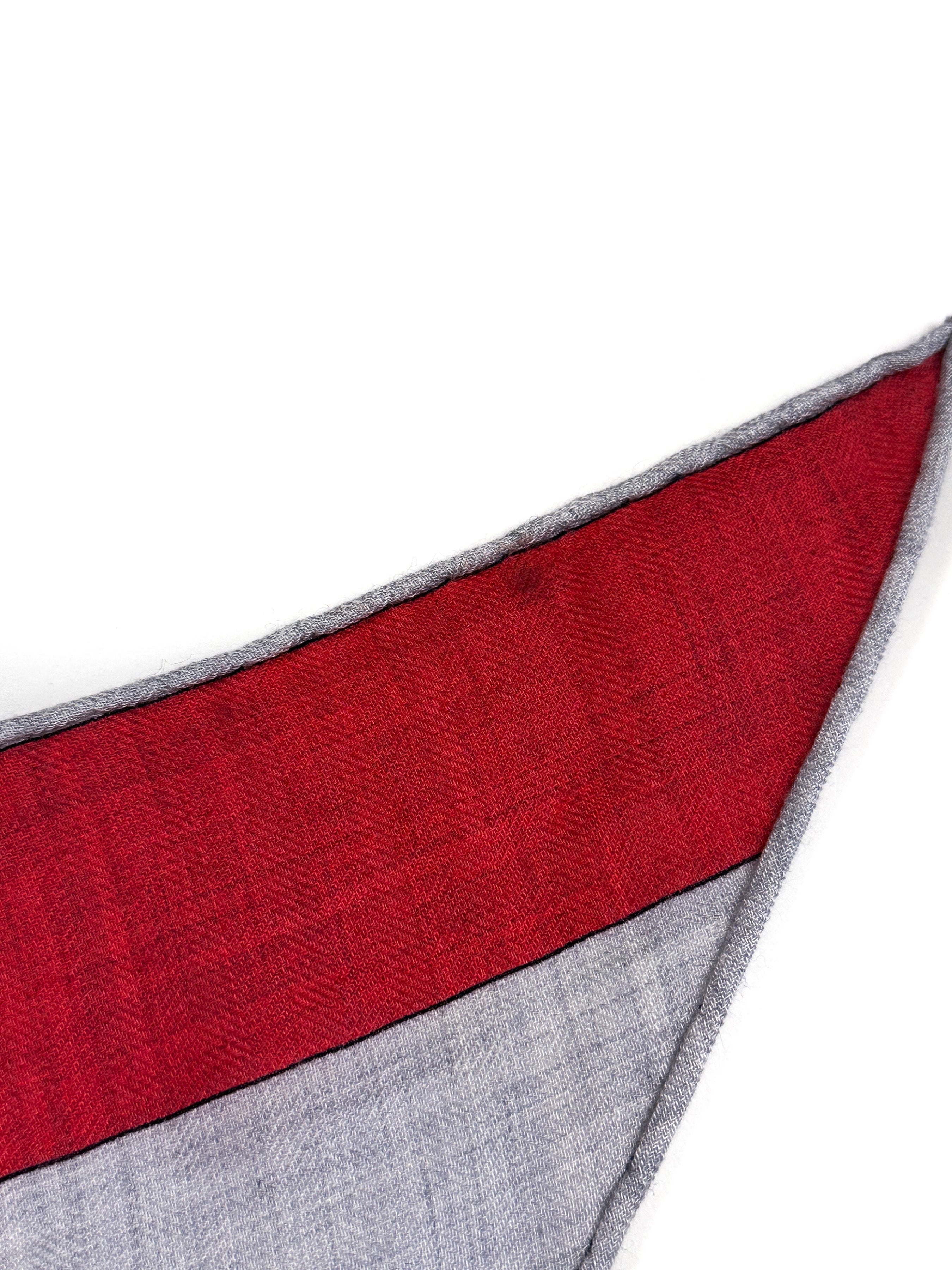 Hermès Fleurs et Papillons de Tissus Giant Triangle