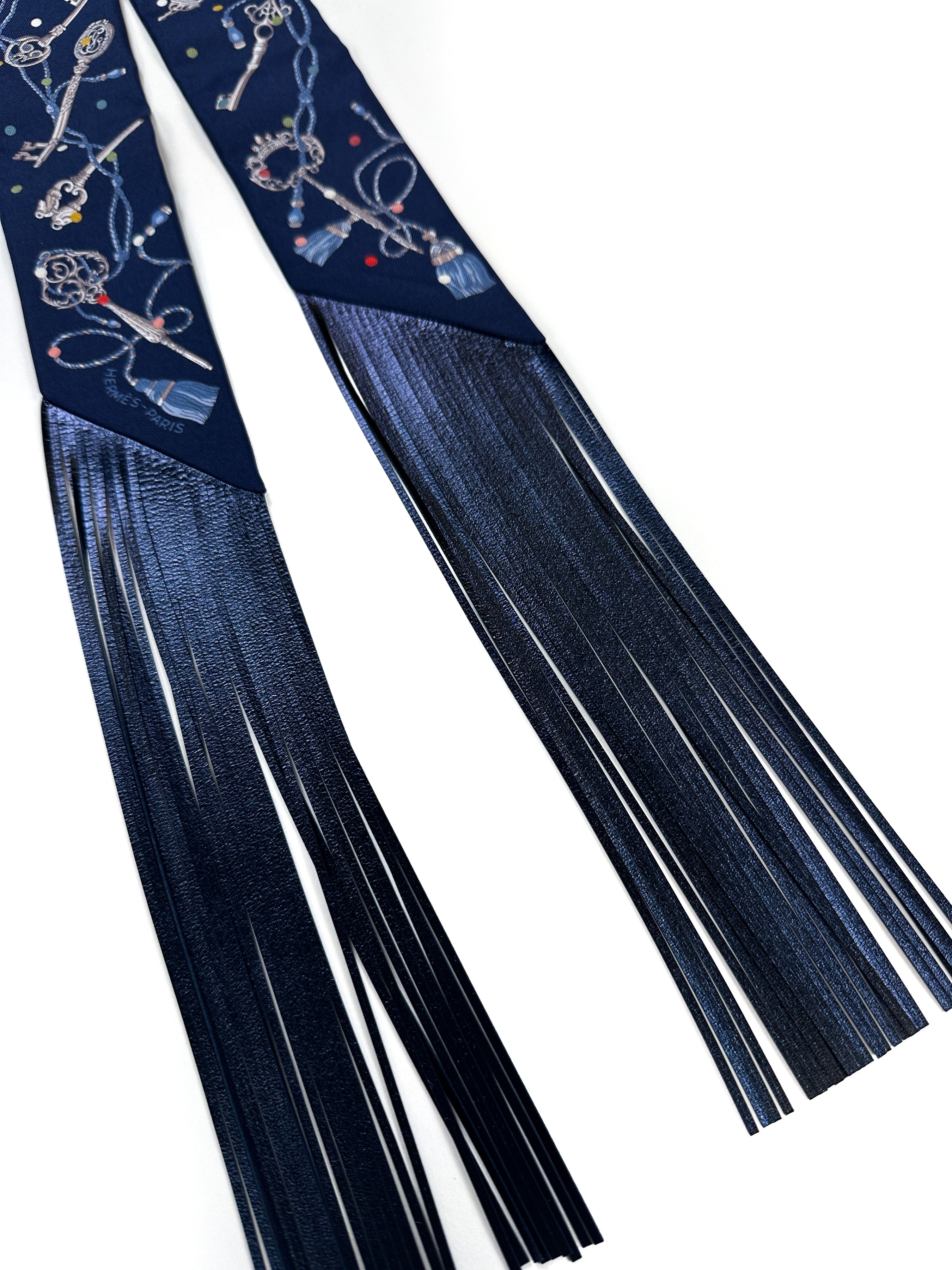 Hermès Les Cles au Pois Metallic Fringe Twilly