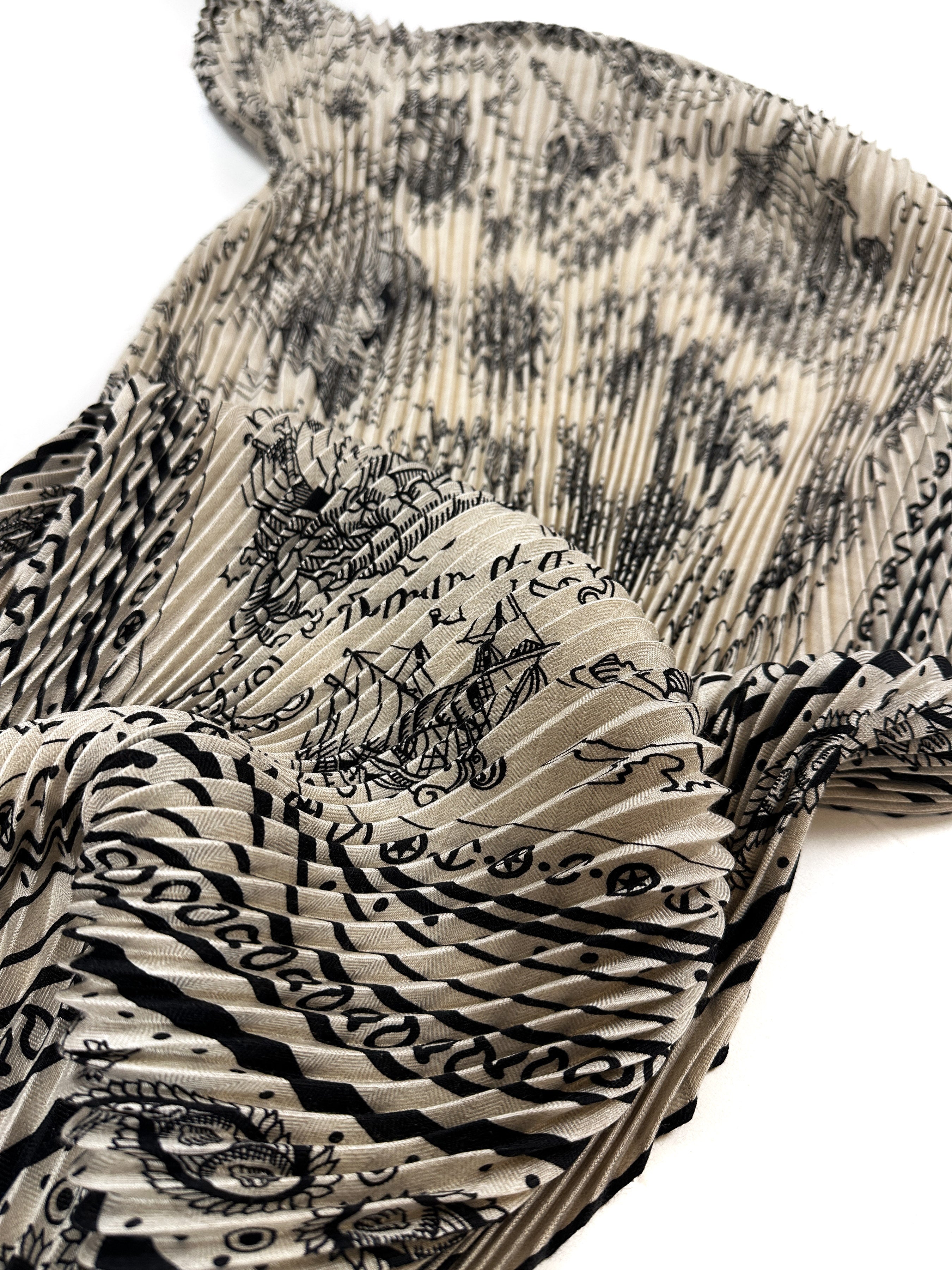Hermès Tatouages Marins Bandana Cashmere Silk Plissé 140