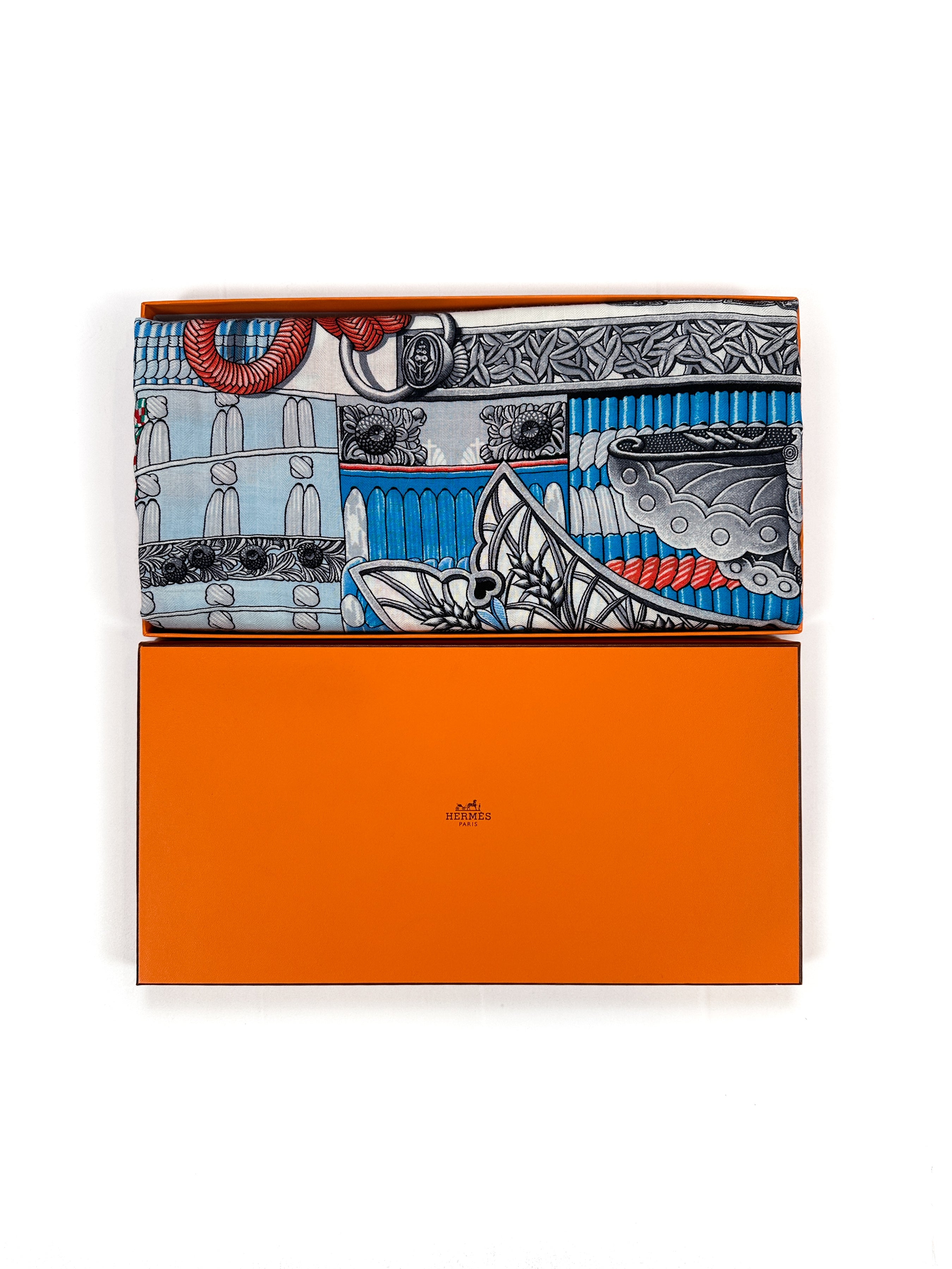 HERMES最高級シルクミニスカーフ⭐︎ Hermès Parures de Samourais Cashmere Silk 140