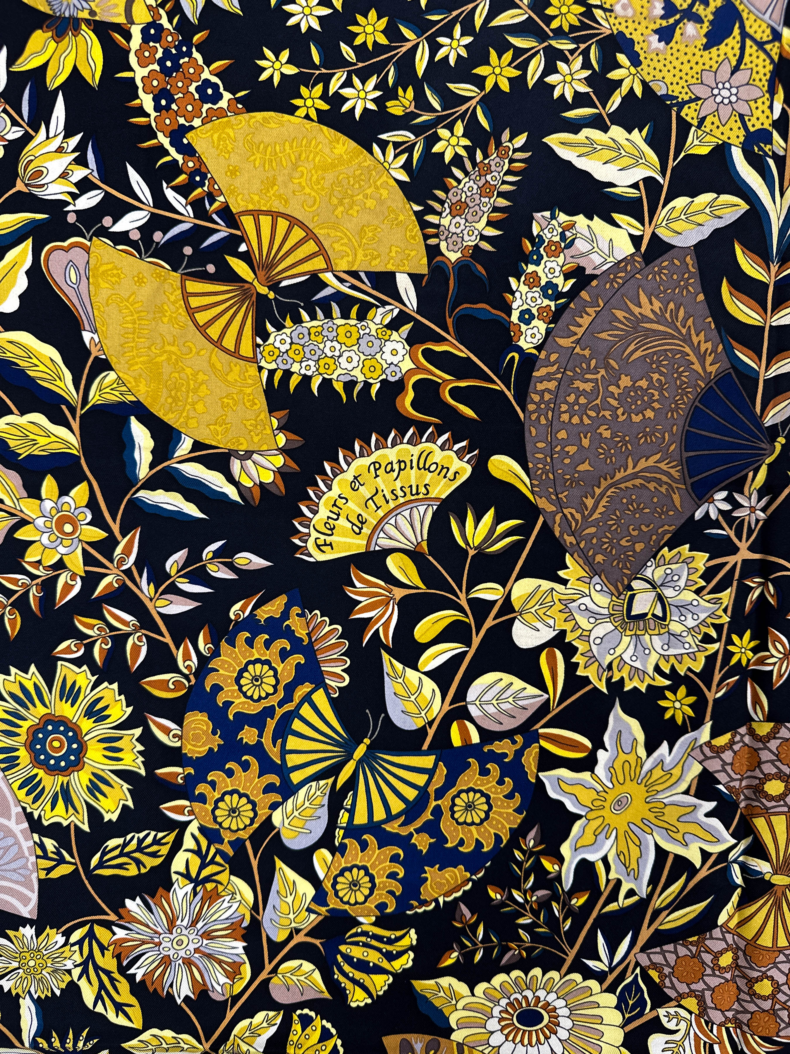 Hermès Fleurs et Papillons de Tissus 90