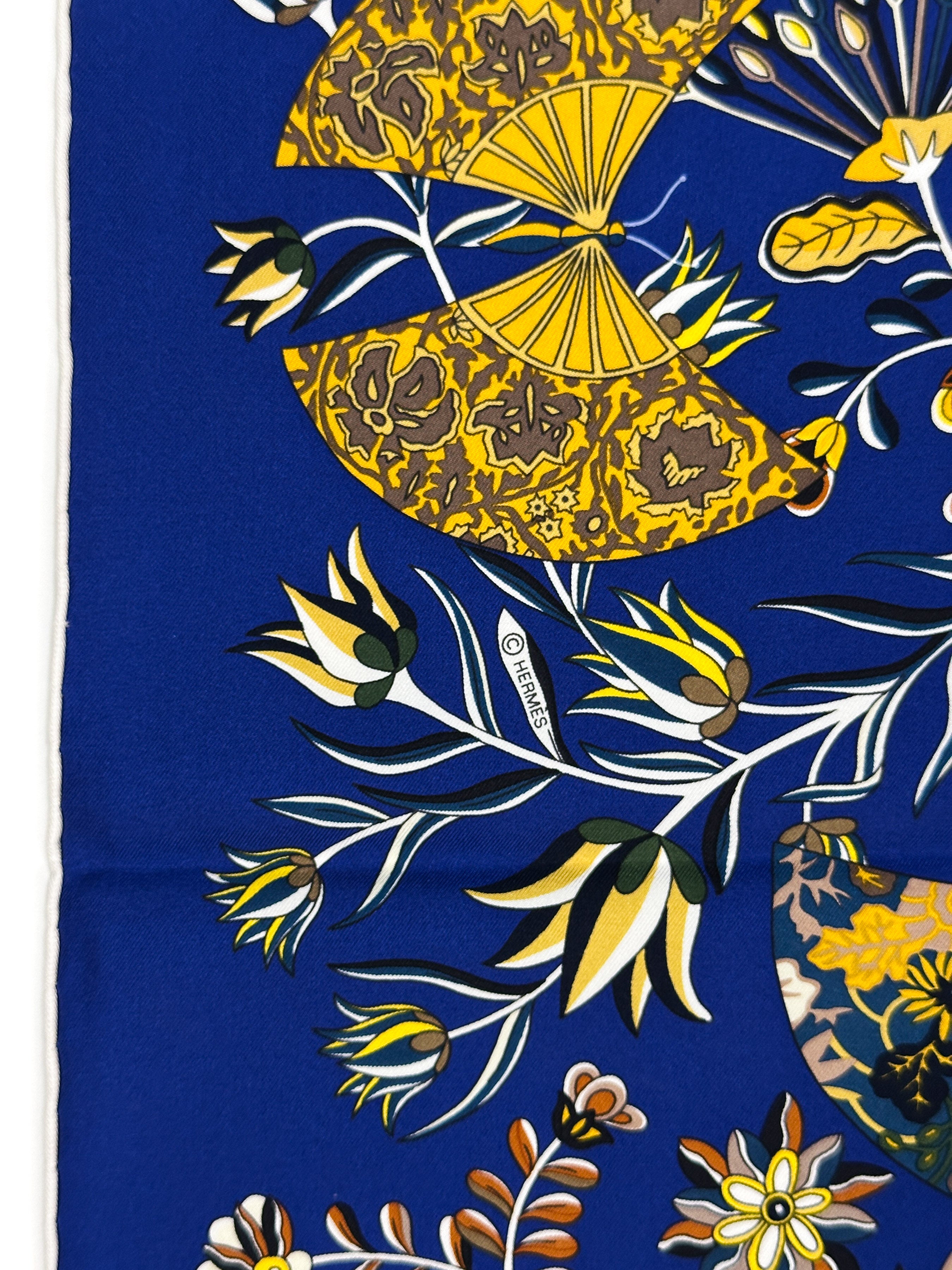 Hermès Fleurs et Papillons de Tissus 90