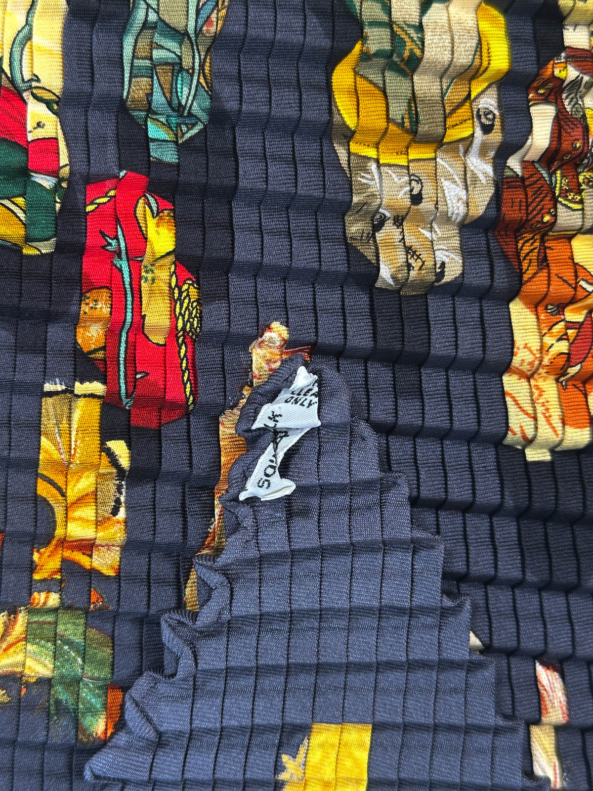 Hermès Couvée d'Hermès Mosaic Plissé 90