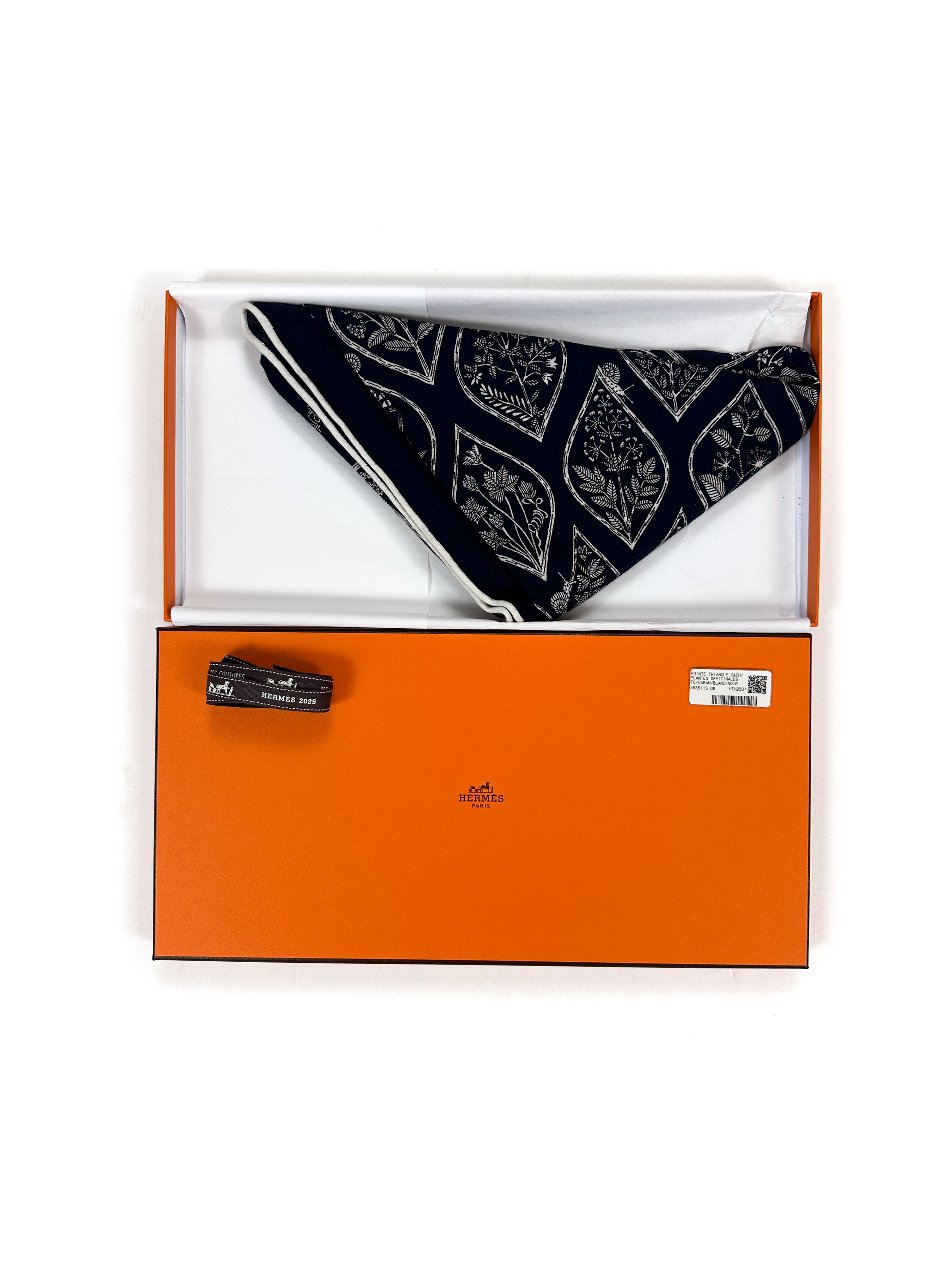 HERMES ガーメント×３枚 Hermès Plantes Officinales Cashmere Silk Giant Triangle