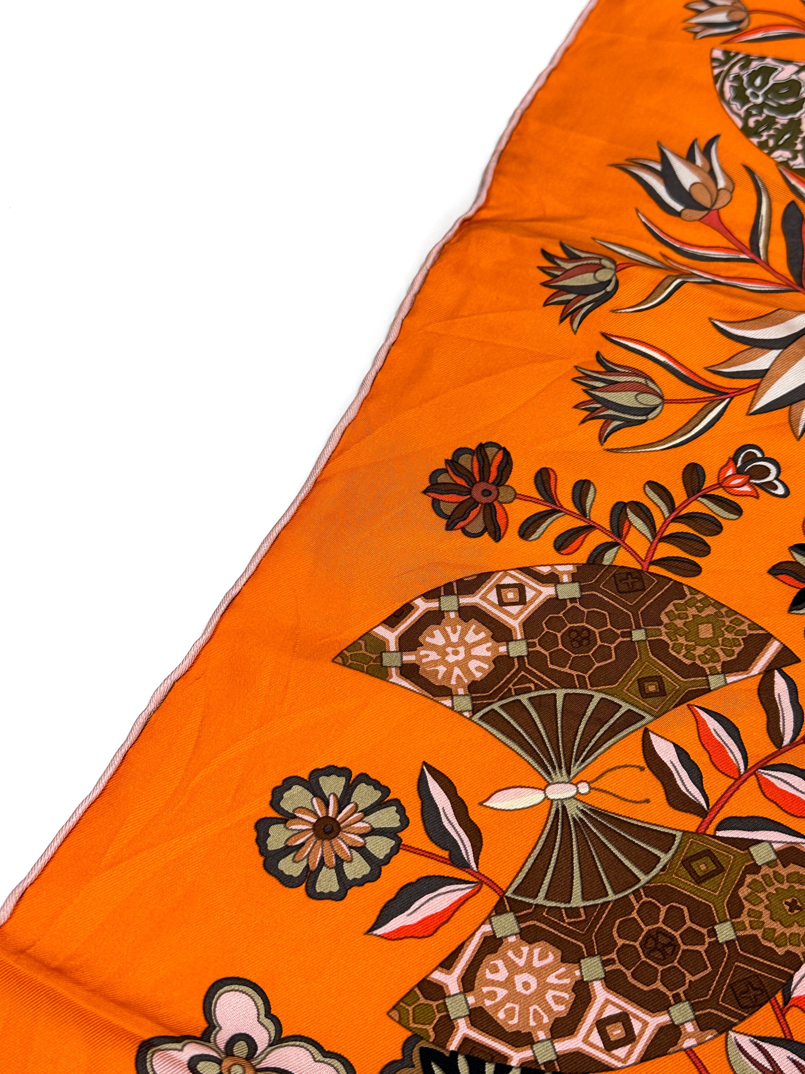 Hermès Fleurs et Papillons de Tissus 90