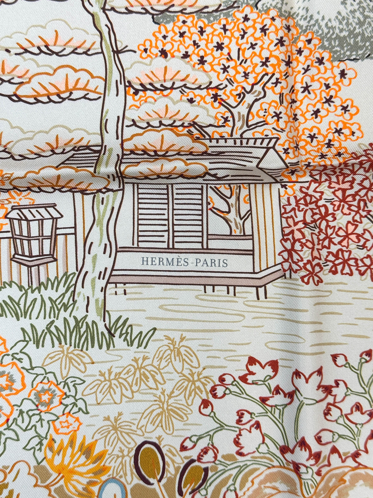 Hermès Mille Feuilles de Soie Double Face 90