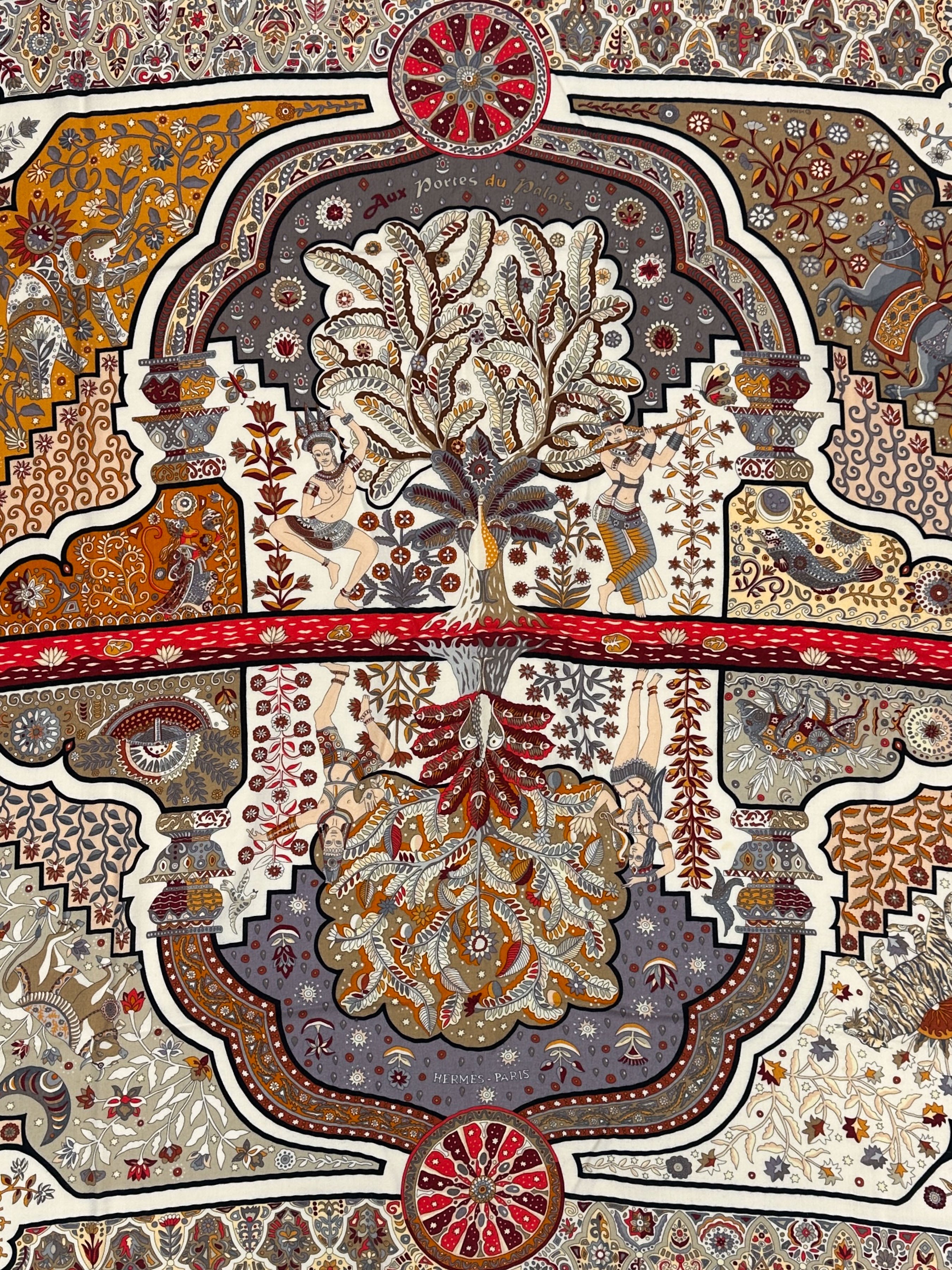 Hermès Aux Portes du Palais Cashmere Silk 140