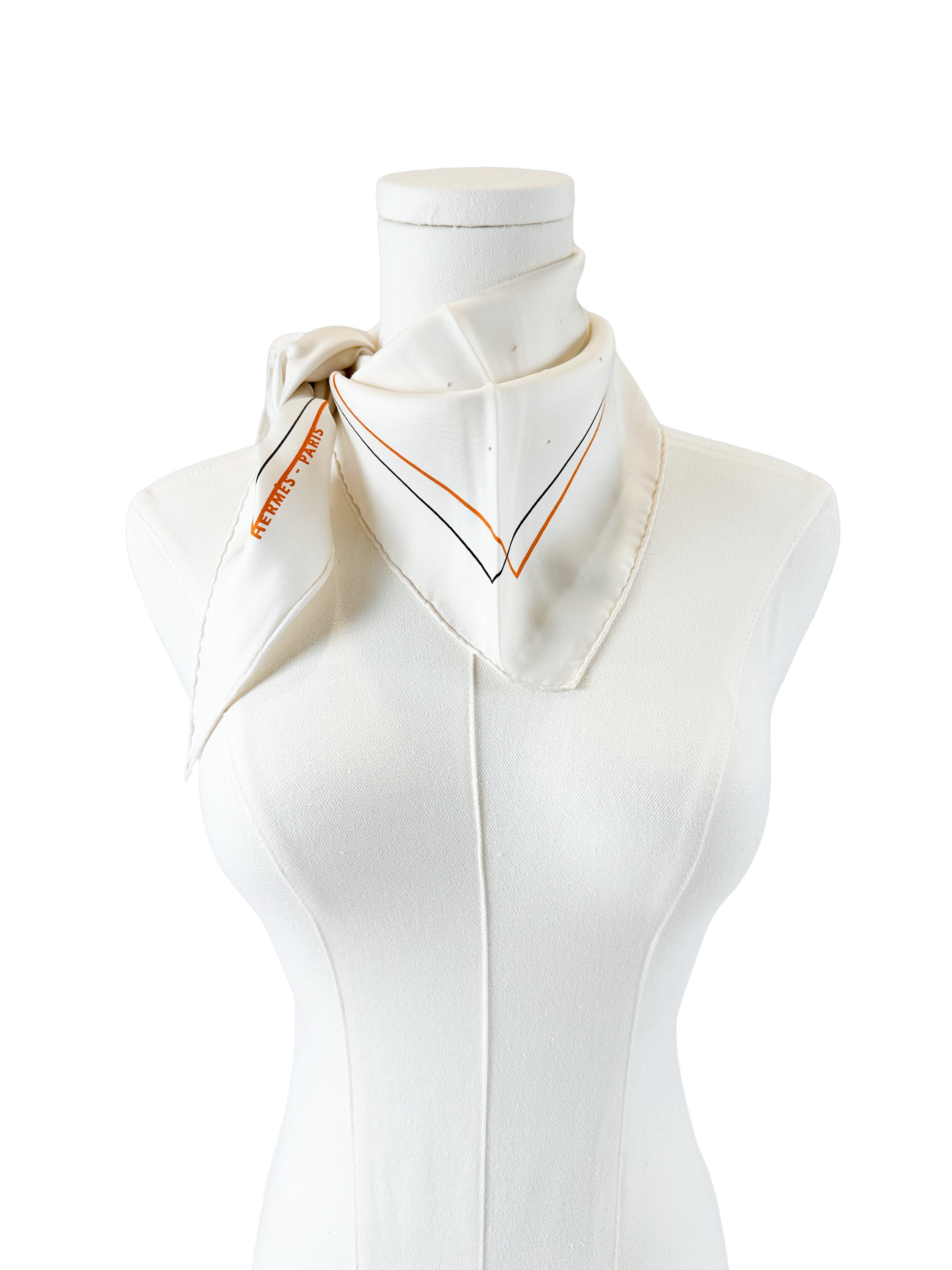 Hermès Pointu Trou de Mémoire  Perforated Triangle