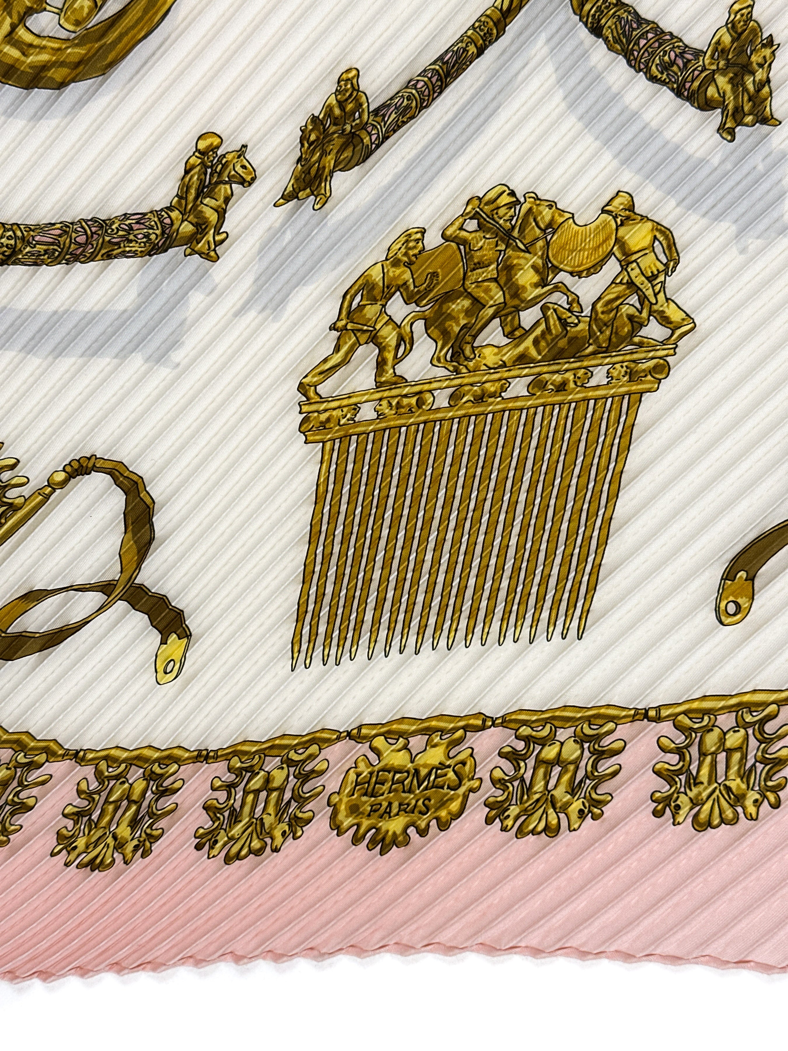 Hermès Les Cavaliers d'Or Plissé 90