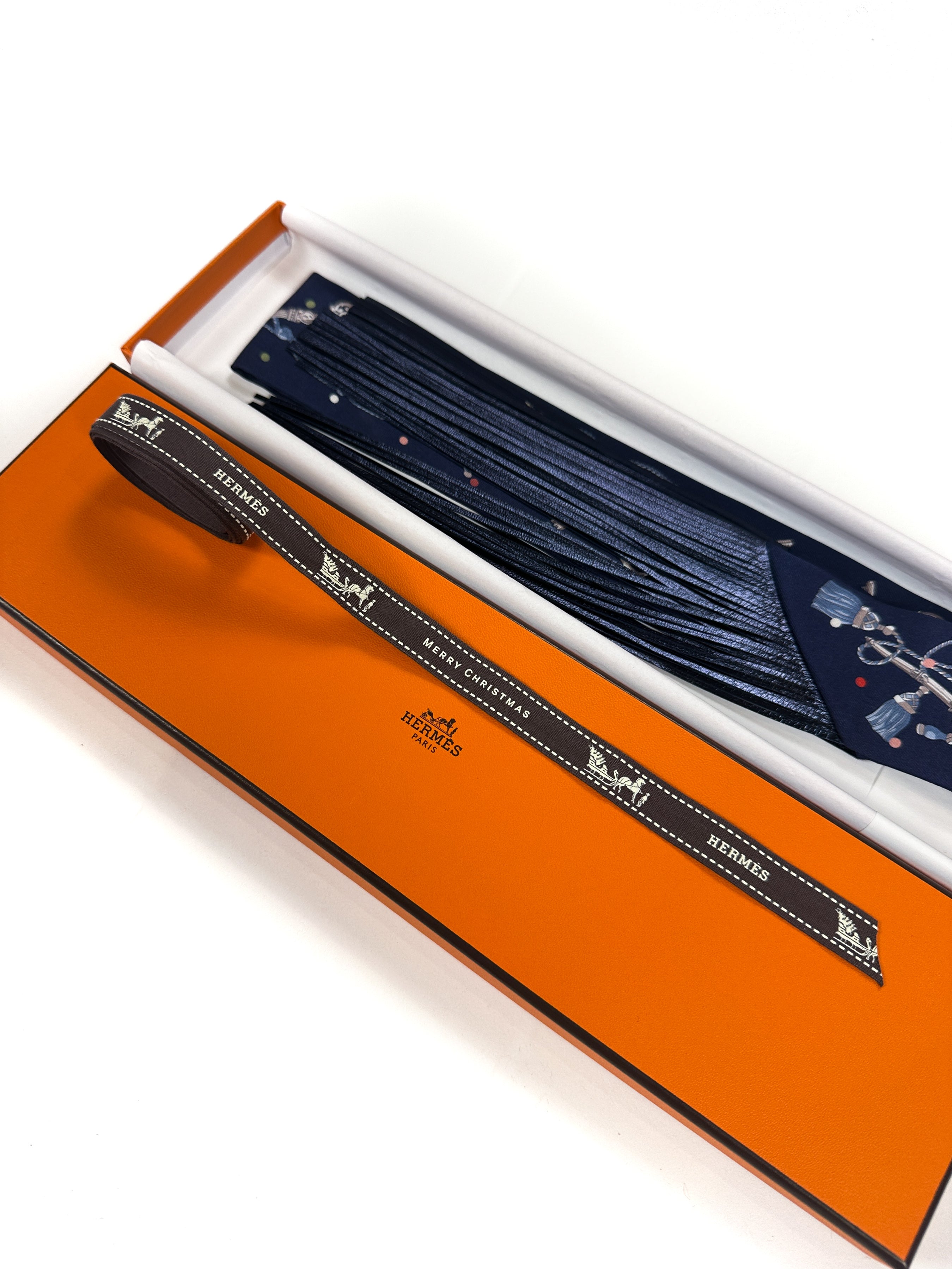 Hermès Les Cles au Pois Metallic Fringe Twilly