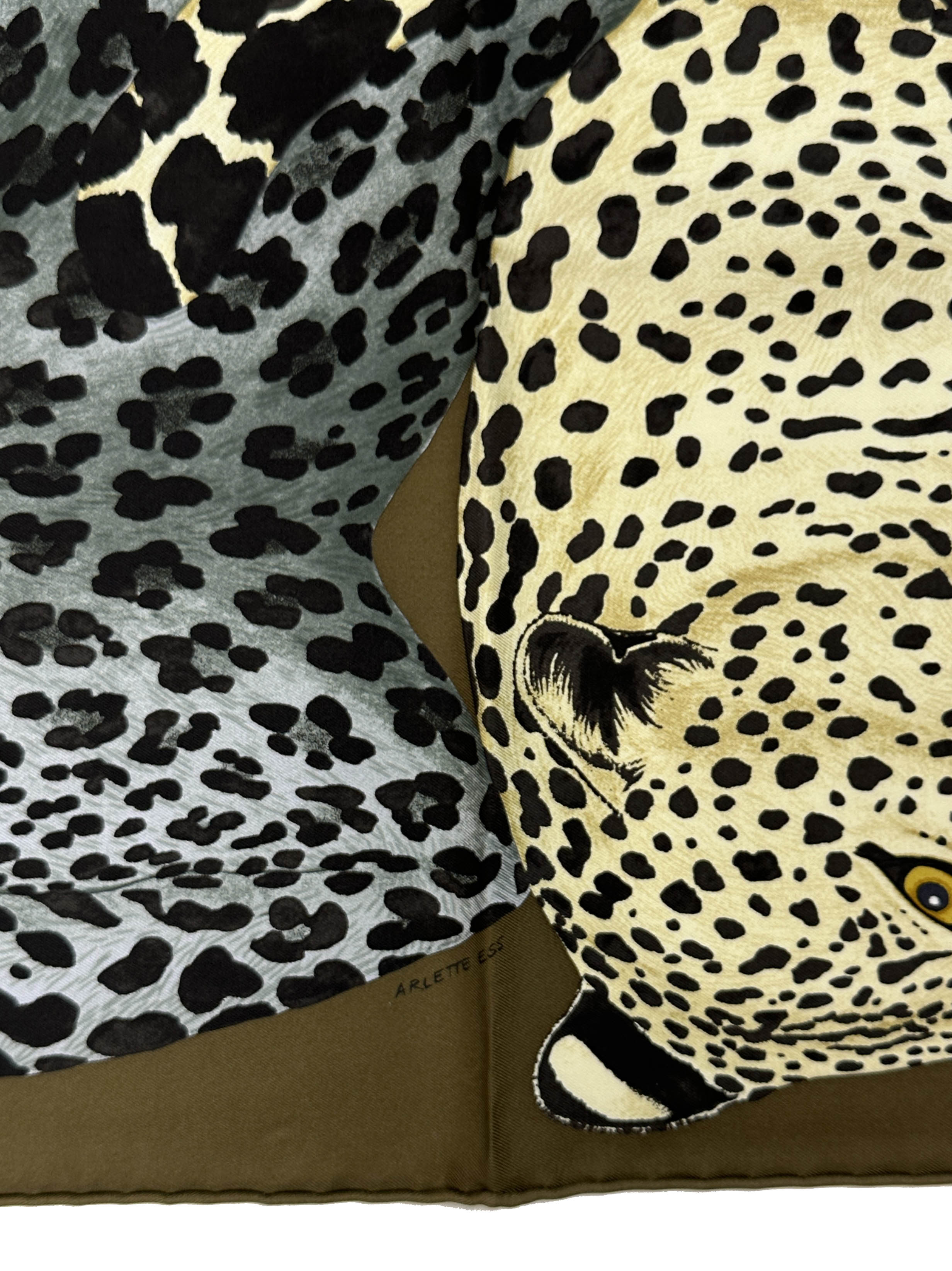 Hermès Lazy Leopardesses 90