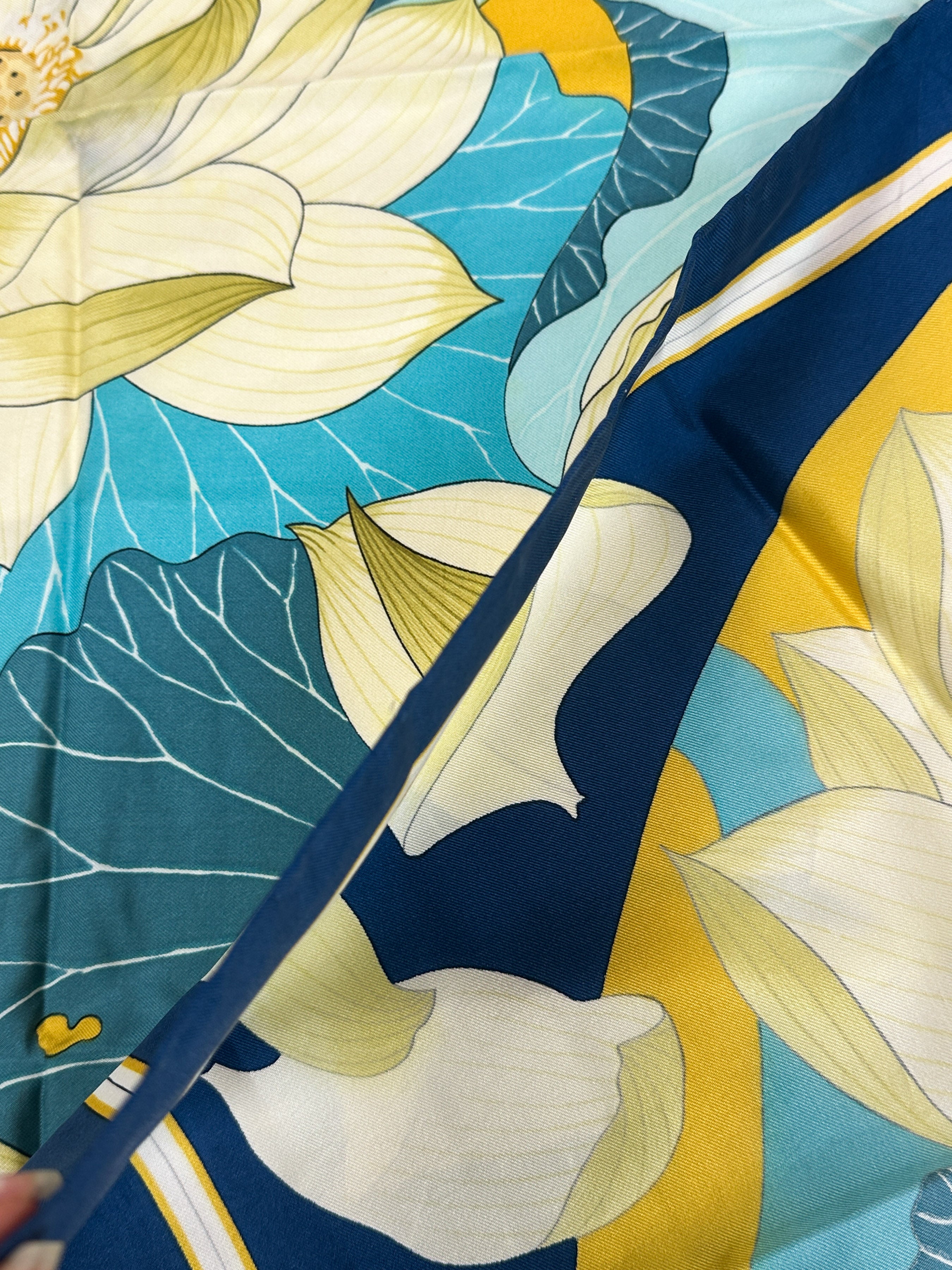 Hermès Fleurs de Lotus 90