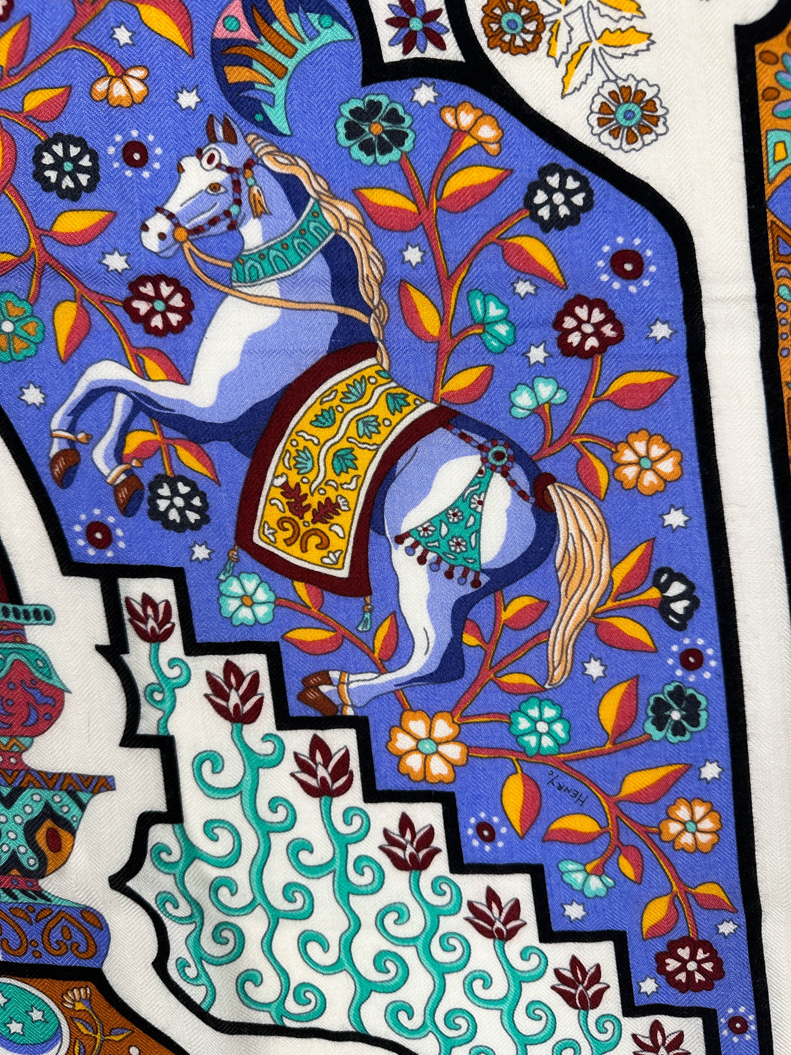 Hermès Aux Portes du Palais Cashmere Silk 140