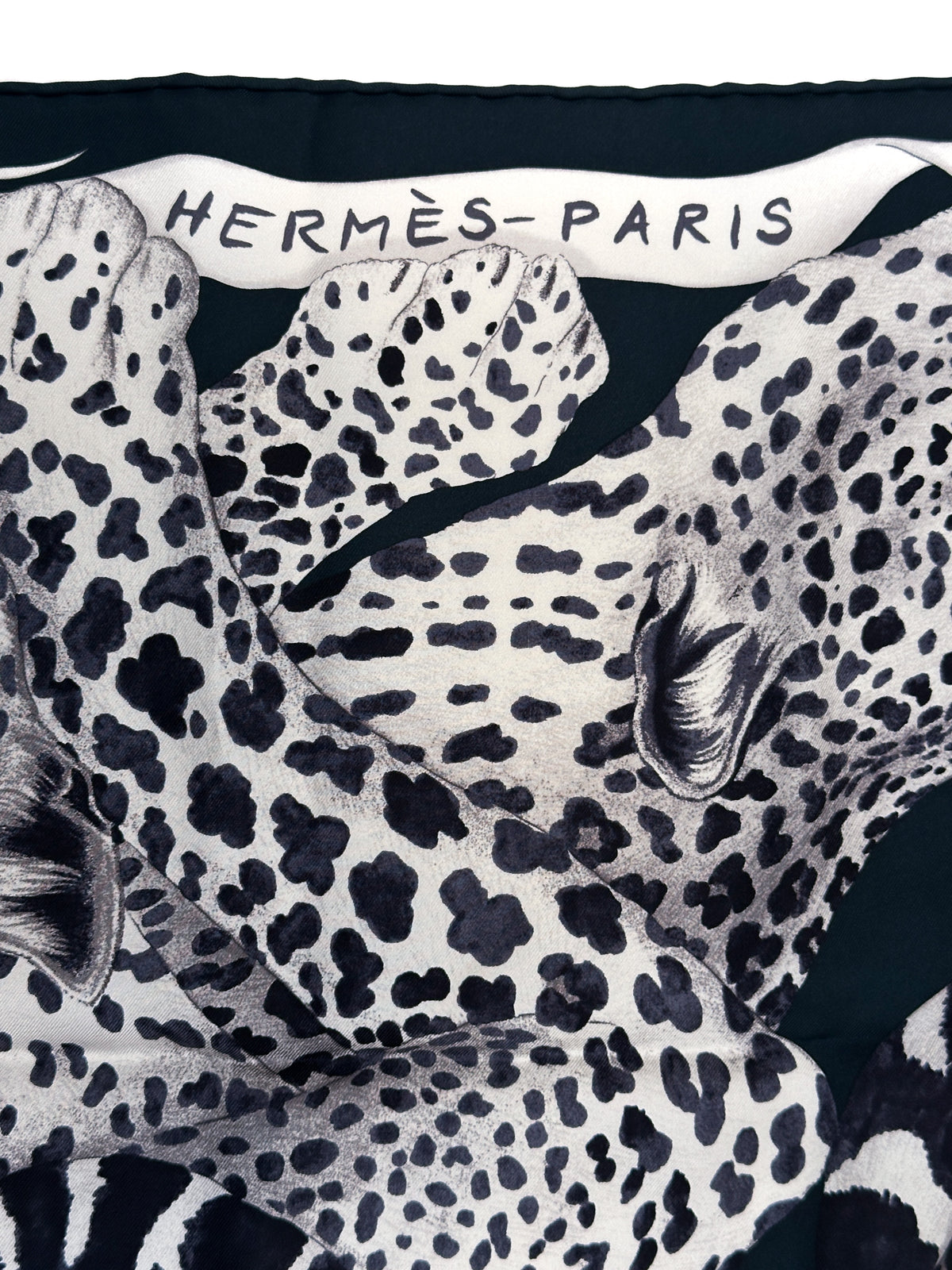 Hermès Lazy Leopardesses 90