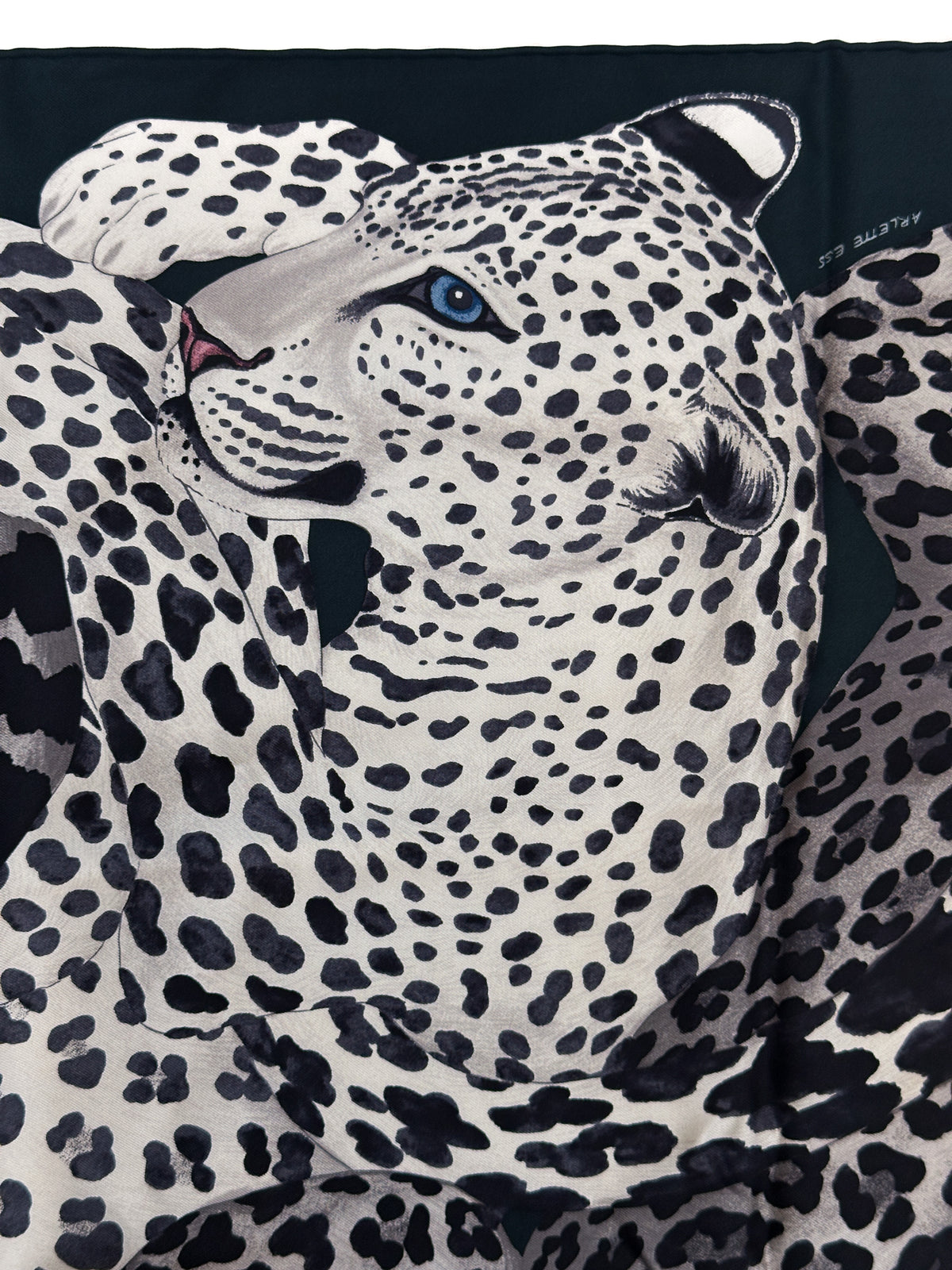 Hermès Lazy Leopardesses 90