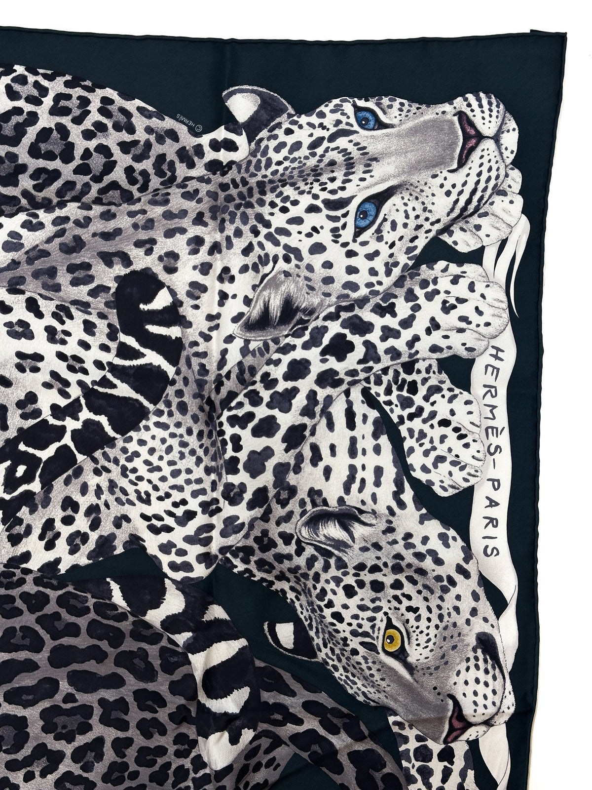 Hermès Lazy Leopardesses 90