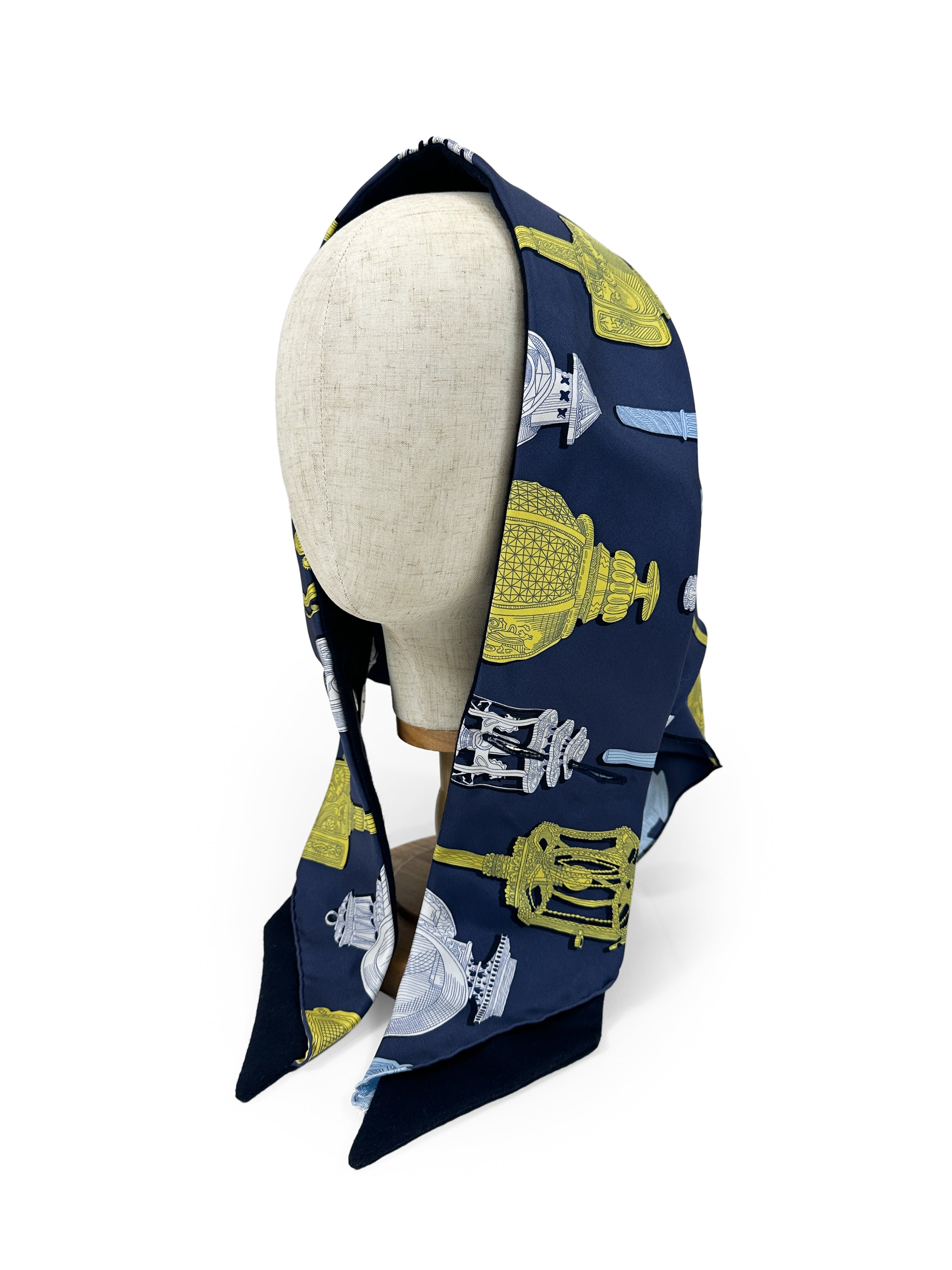 Hermès Merveilleuses Lanternes Convertible Collar Hood