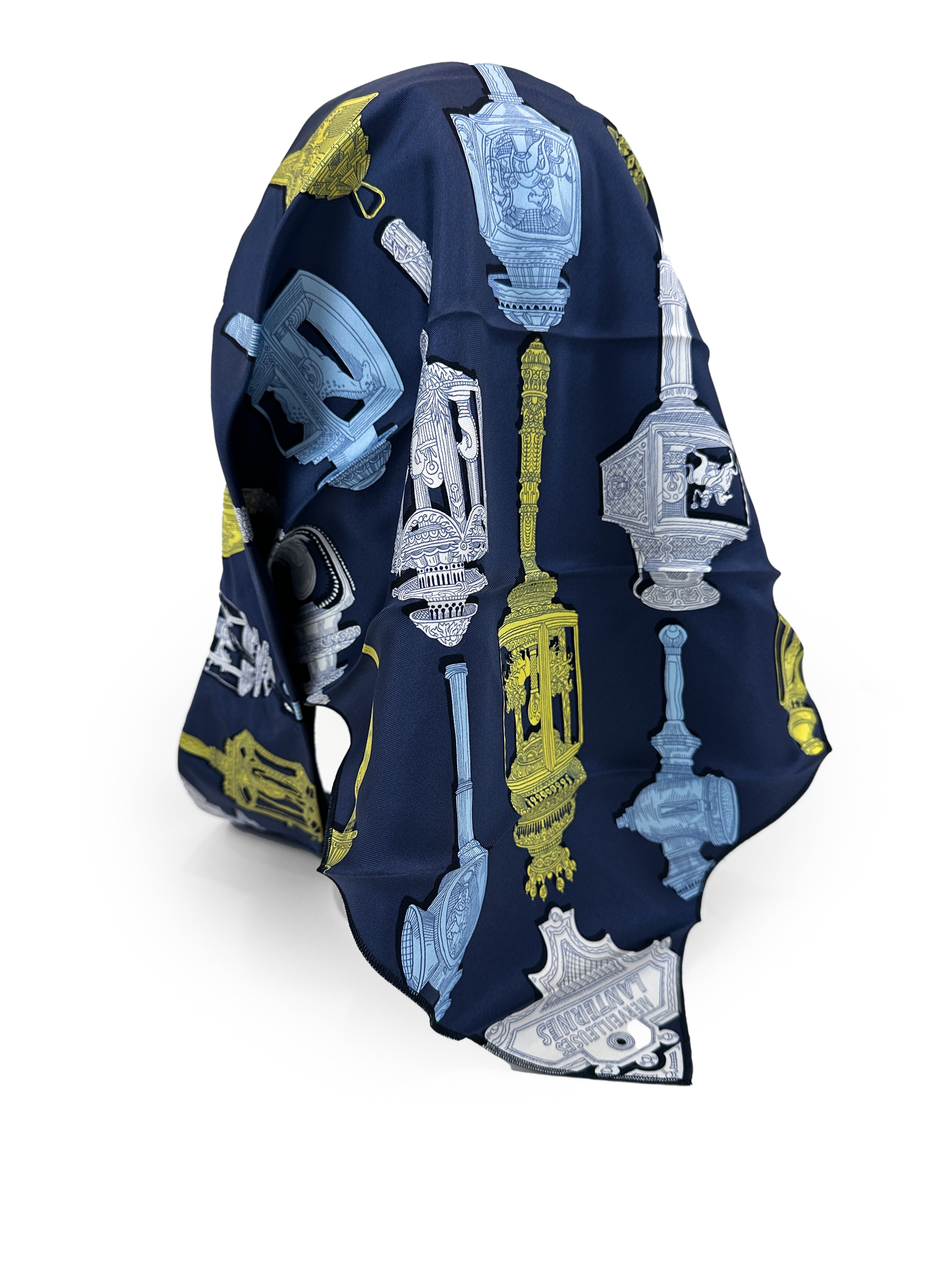 Hermès Merveilleuses Lanternes Convertible Collar Hood