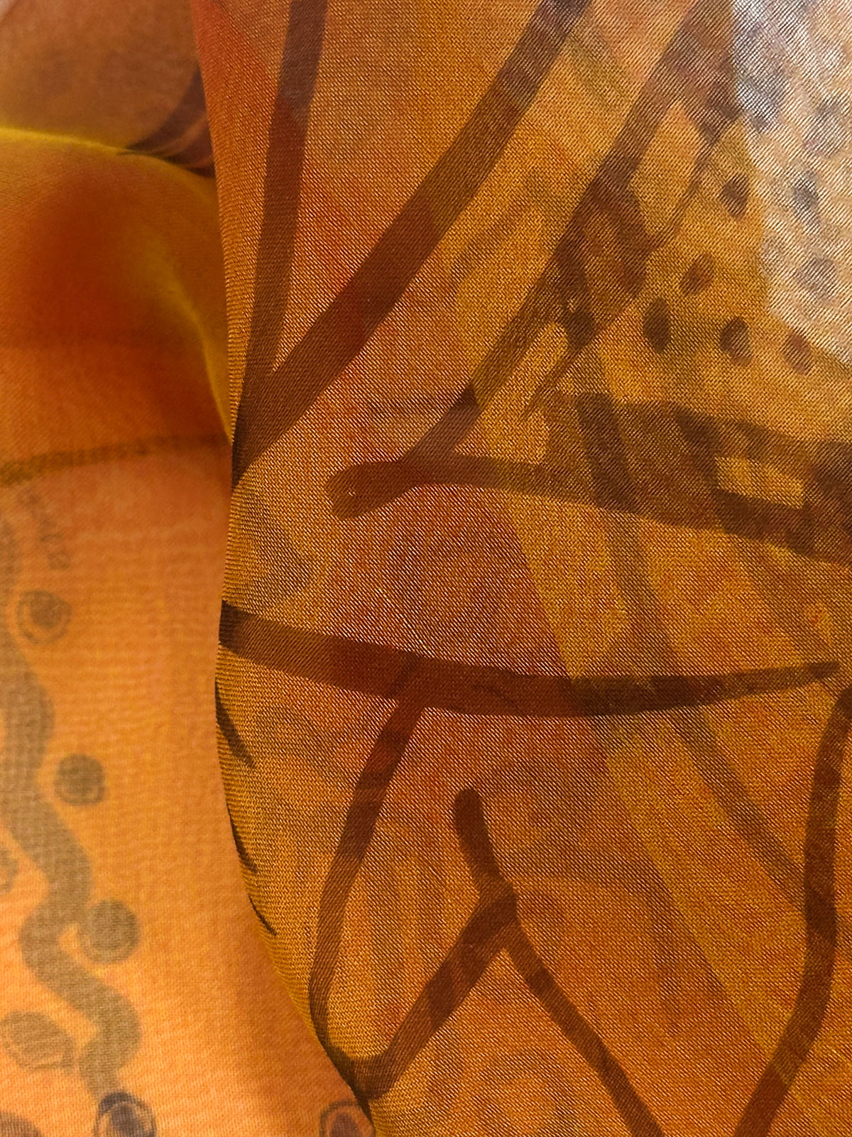 Hermès À Votre Service Changeante Mousseline 45