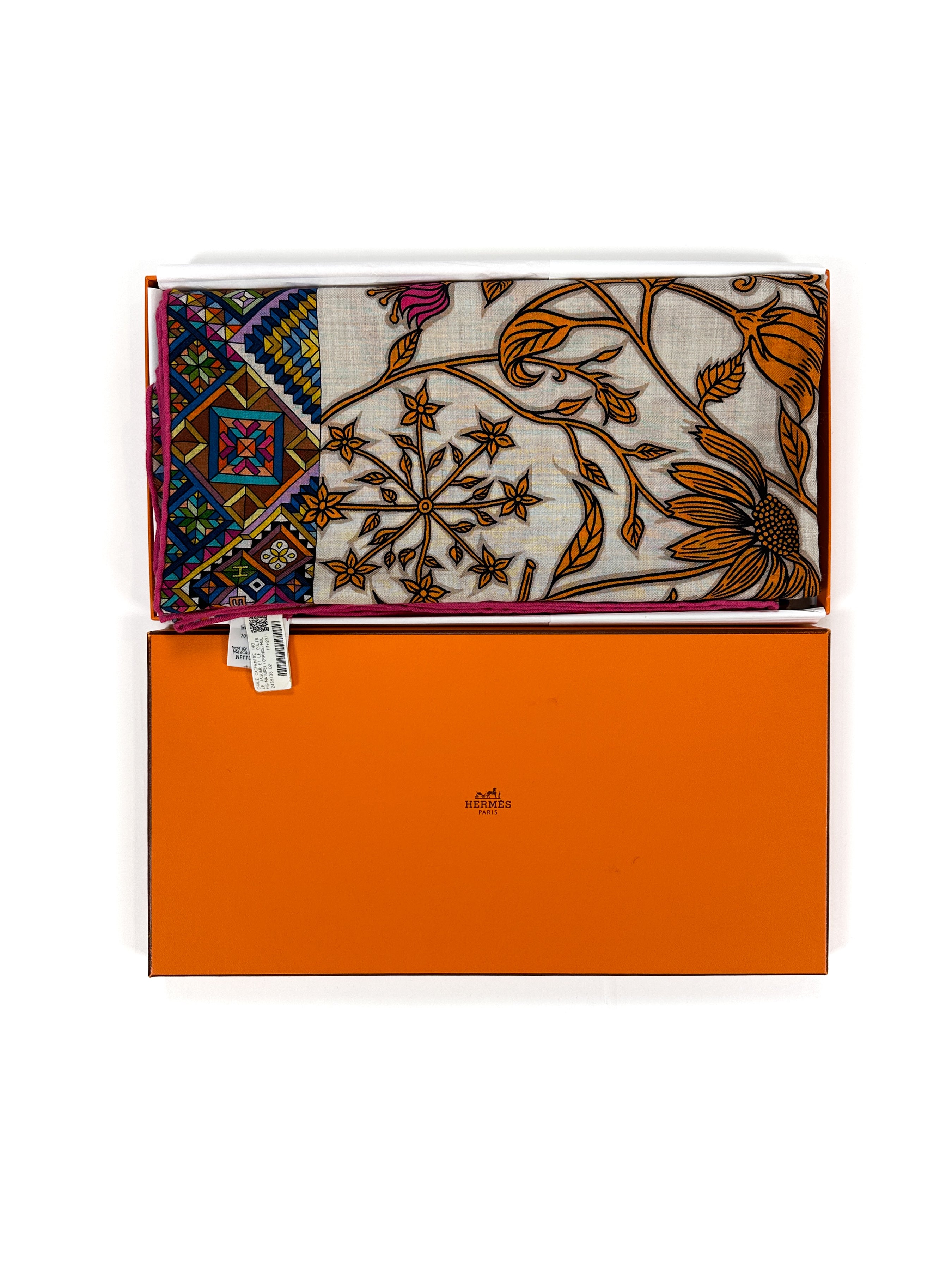 HERMES　シルク100% 花柄ストール ボックス付き Hermès Le Jaguar et le Colibri Cashmere Silk 140