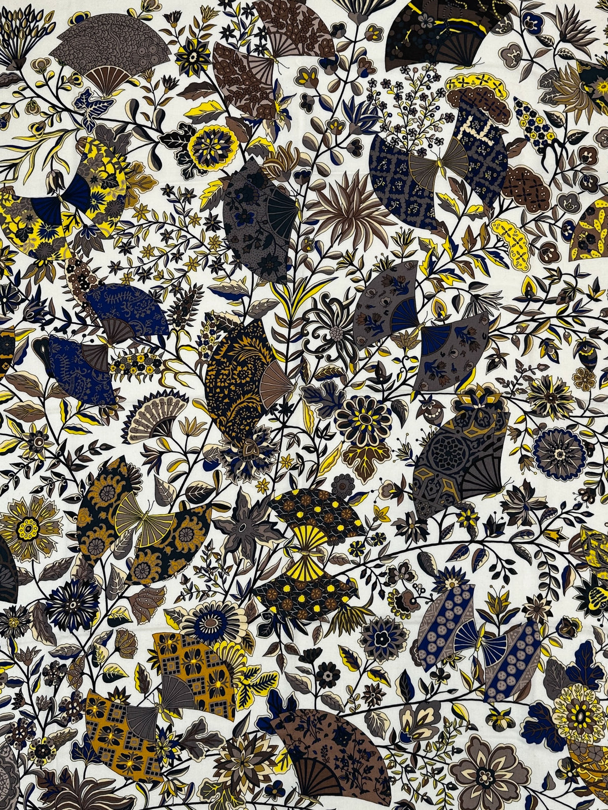 Hermès Fleurs et Papillons de Tissus Cashmere Silk 140