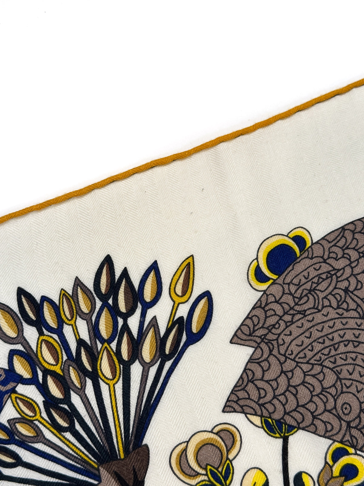 Hermès Fleurs et Papillons de Tissus Cashmere Silk 140