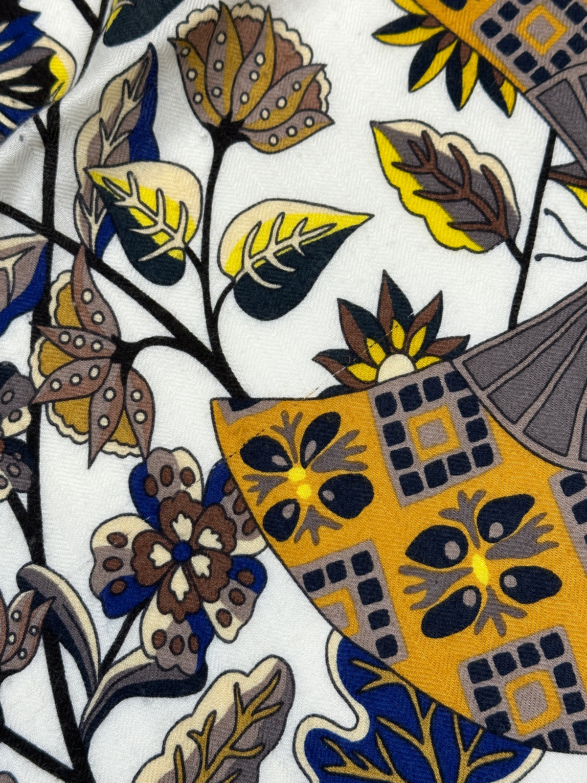 Hermès Fleurs et Papillons de Tissus Cashmere Silk 140